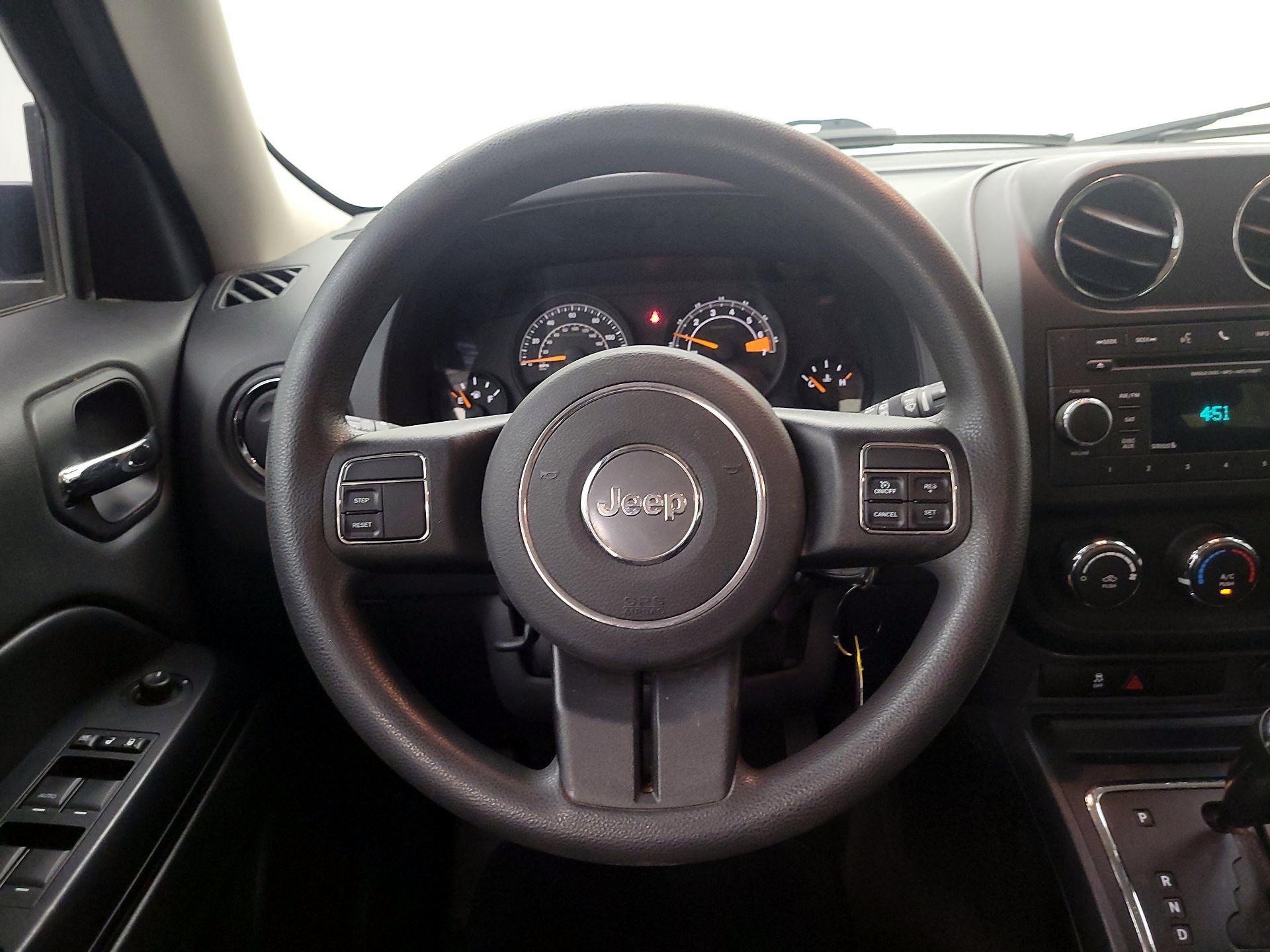 Thumbnail: 2014 Jeep Patriot - 10