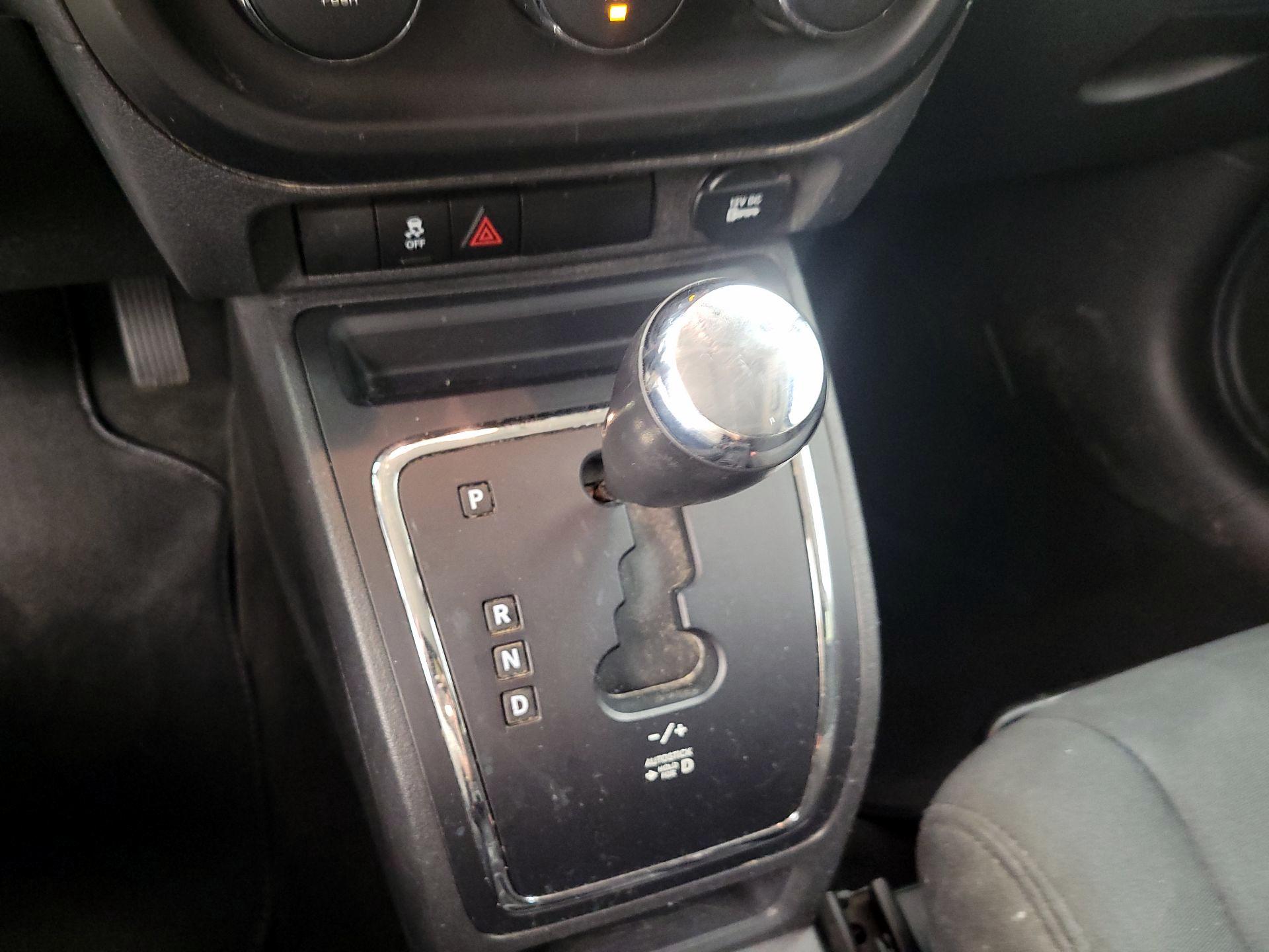 Thumbnail: 2014 Jeep Patriot - 15