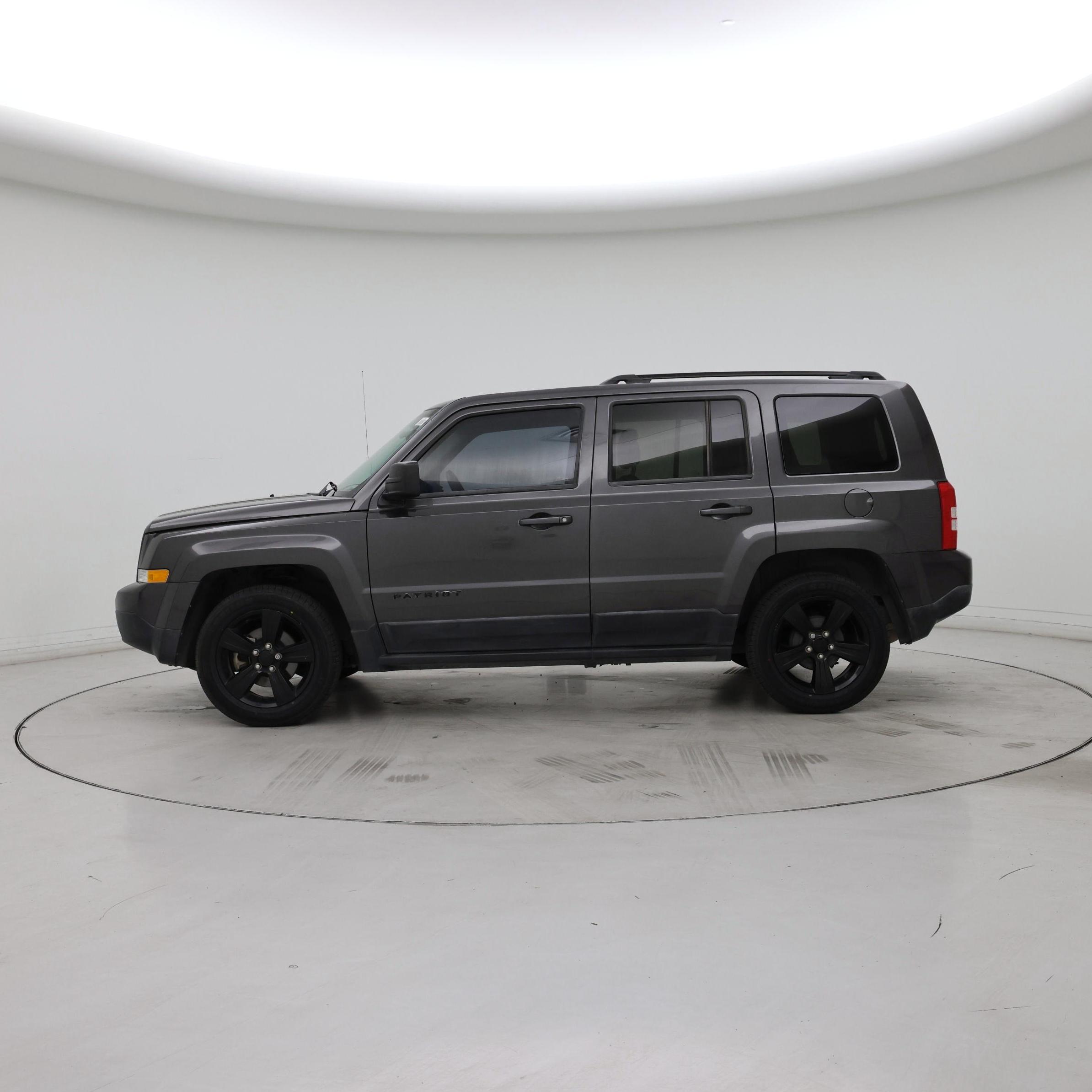 Thumbnail: 2014 Jeep Patriot - 3