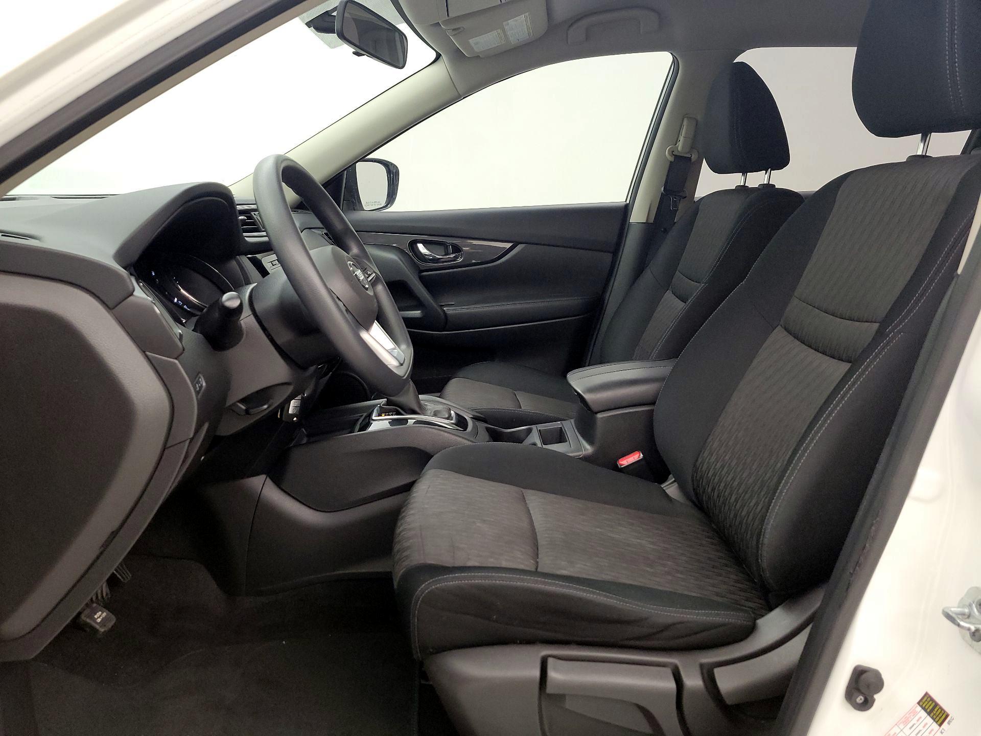 Thumbnail: 2017 Nissan Rogue - 11