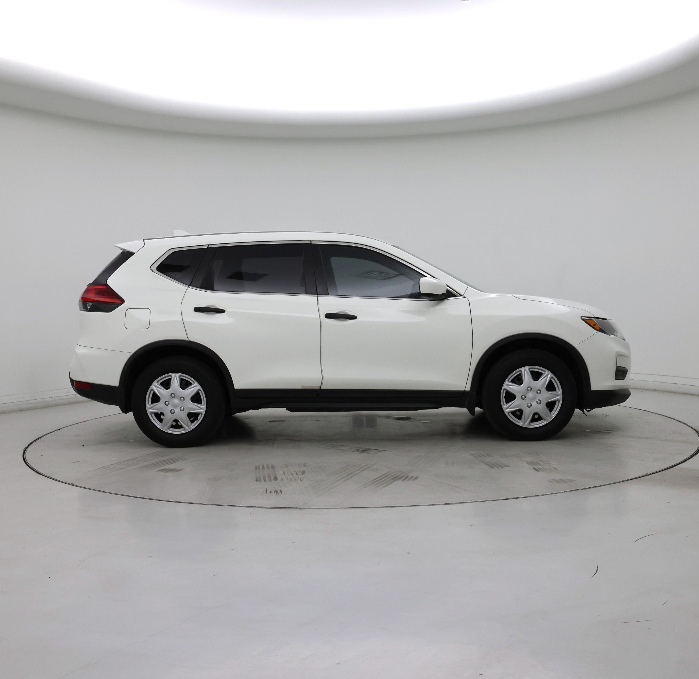 Thumbnail: 2017 Nissan Rogue - 7