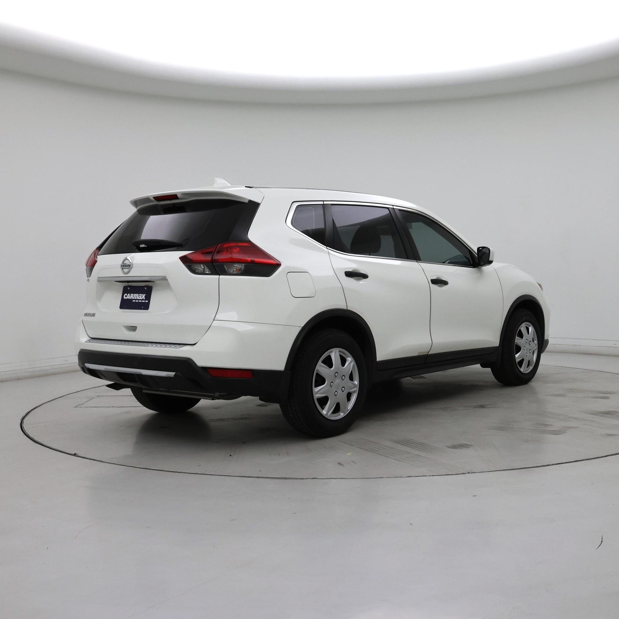 Thumbnail: 2017 Nissan Rogue - 8