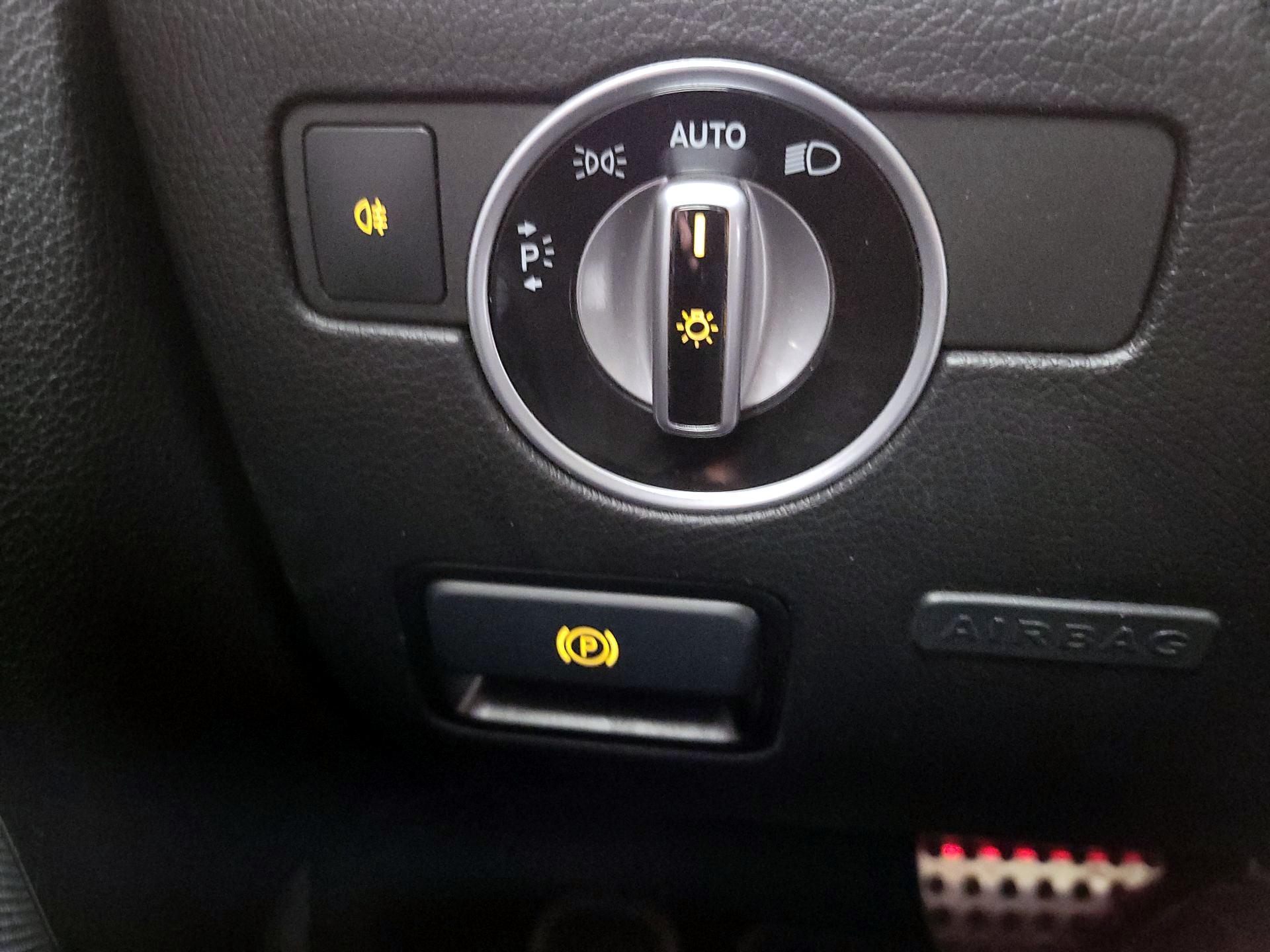 Thumbnail: 2017 Mercedes-Benz SLC - 13