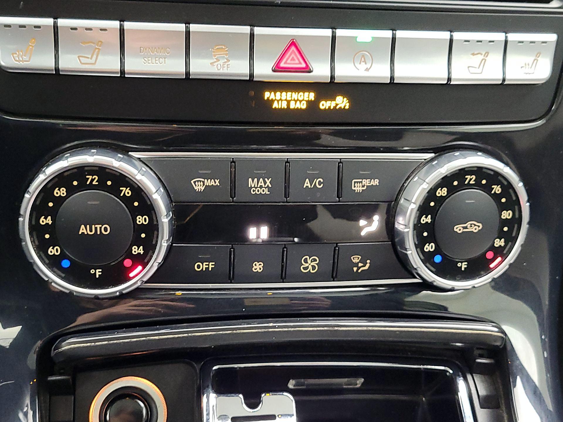 Thumbnail: 2017 Mercedes-Benz SLC - 16