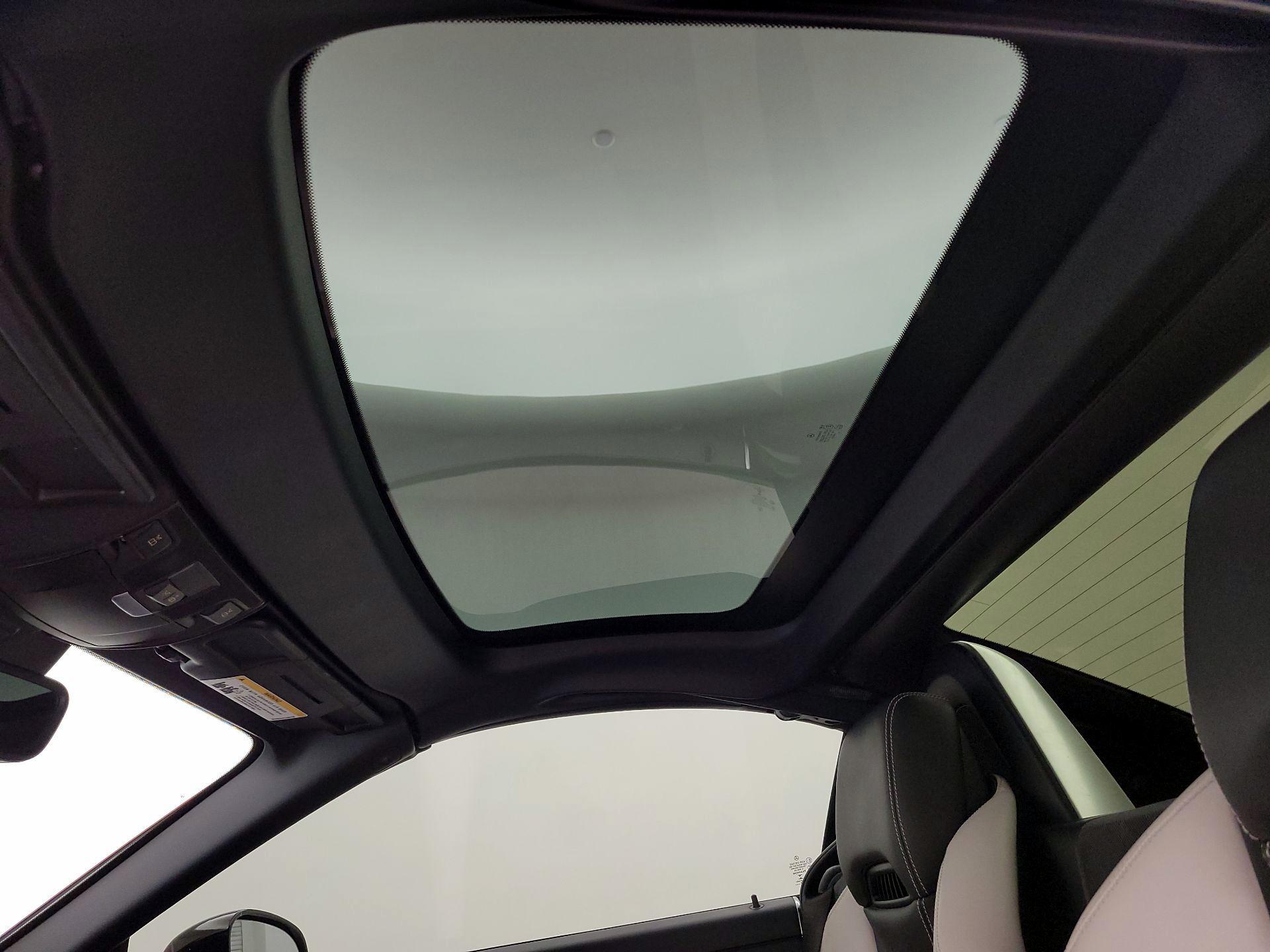 Thumbnail: 2017 Mercedes-Benz SLC - 19