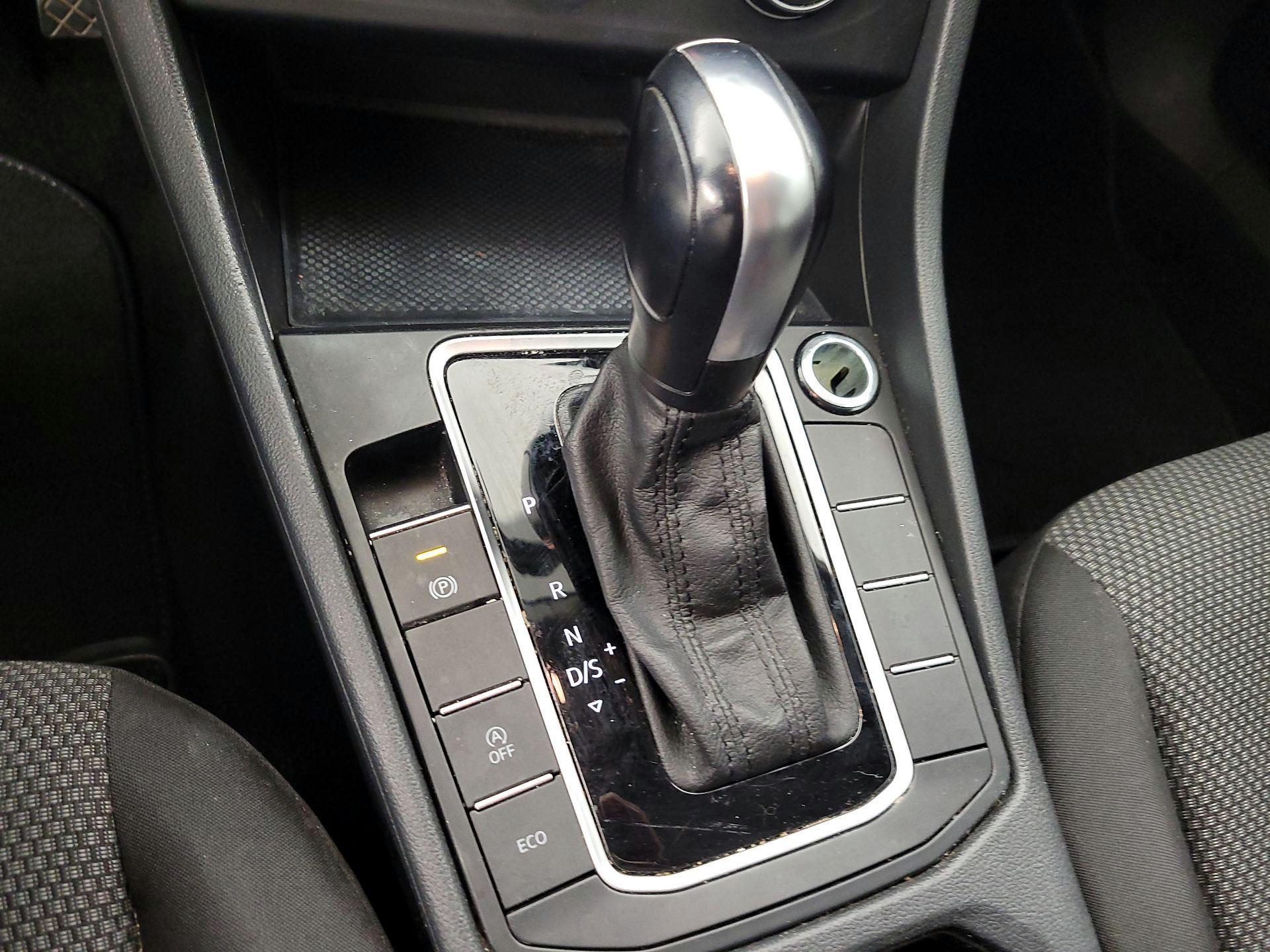 Thumbnail: 2020 Volkswagen Jetta - 15