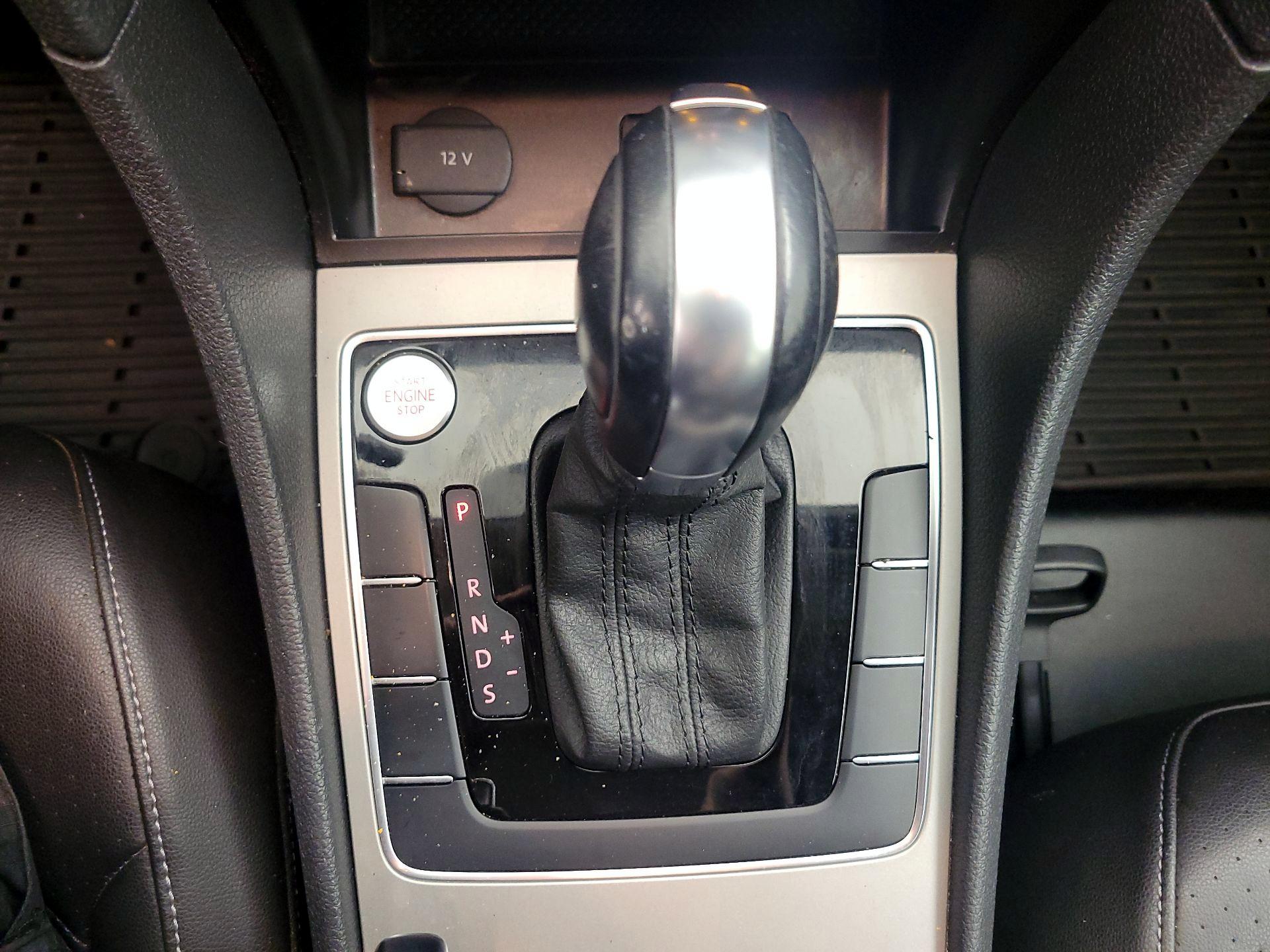 Thumbnail: 2020 Volkswagen Passat - 17