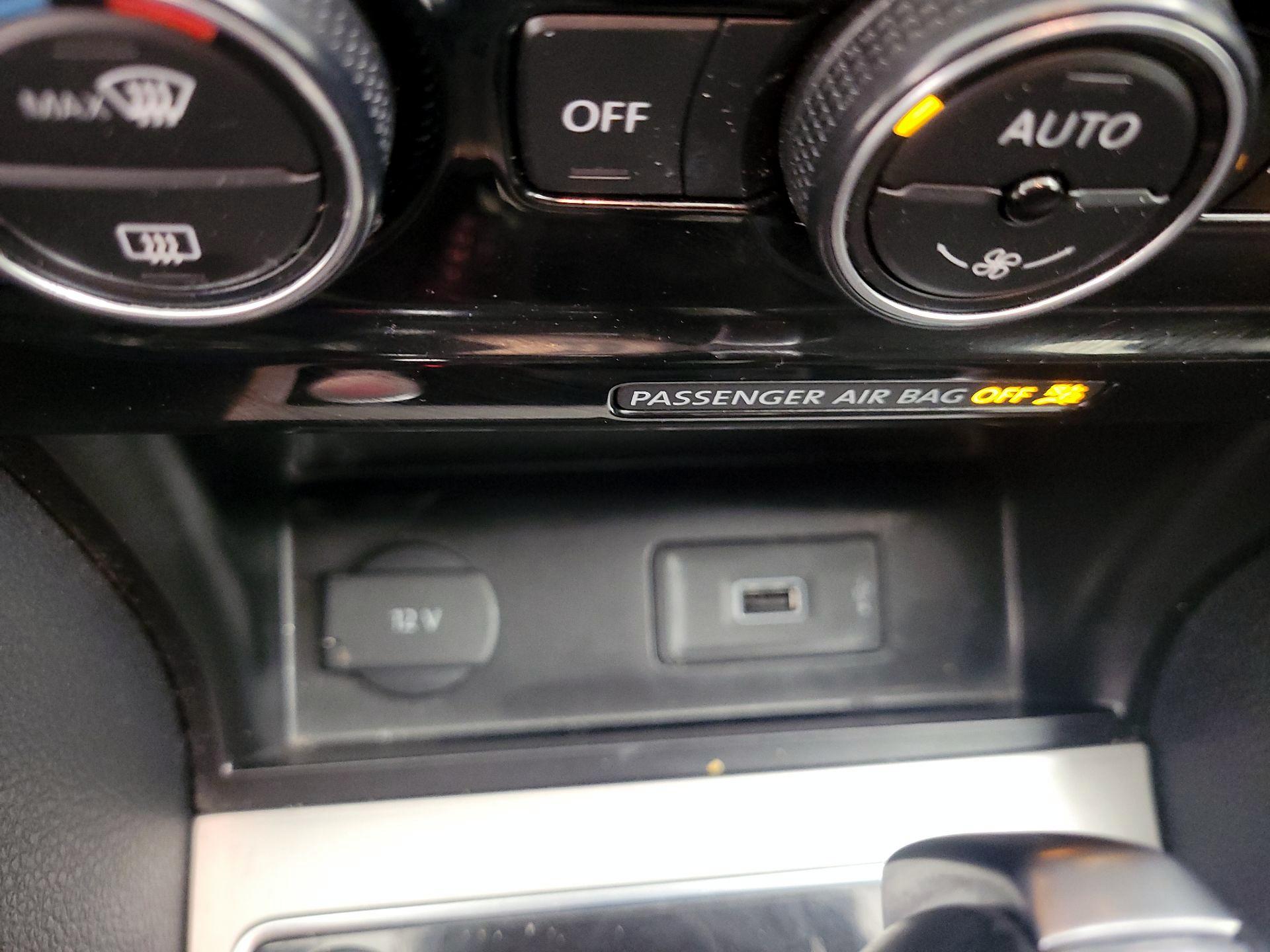 Thumbnail: 2020 Volkswagen Passat - 18