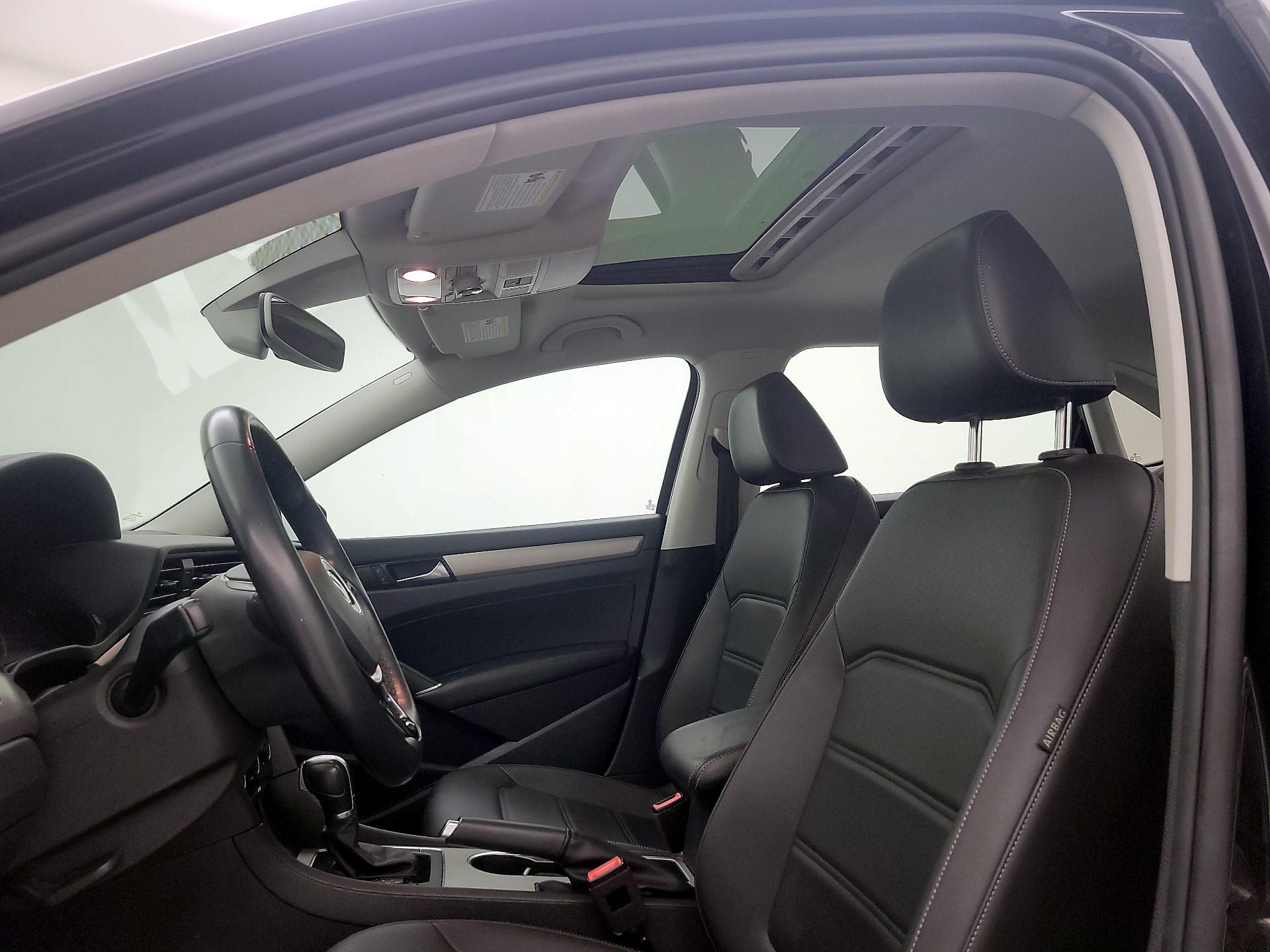 Thumbnail: 2020 Volkswagen Passat - 19