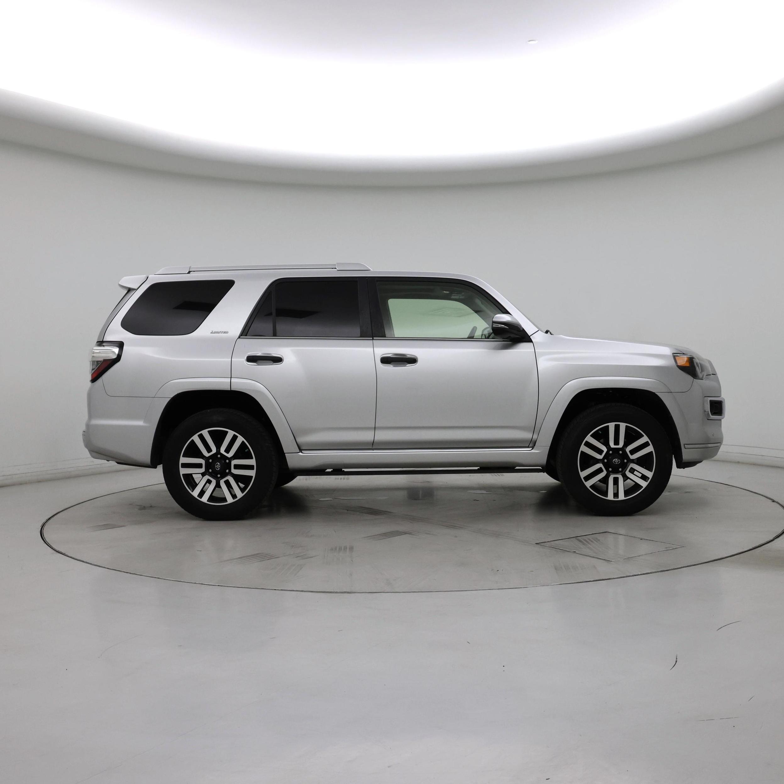 Thumbnail: 2016 Toyota 4Runner - 7