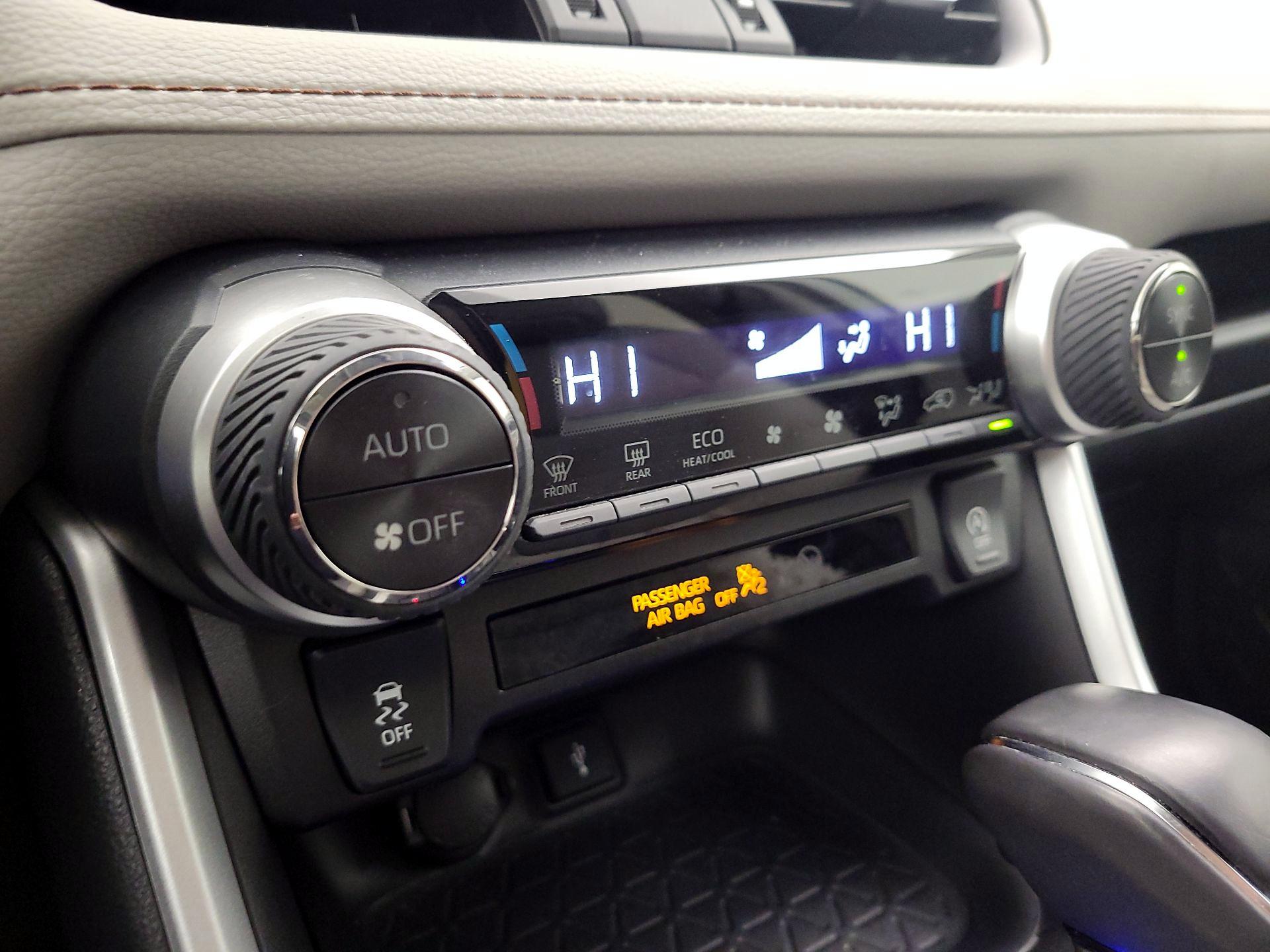 Thumbnail: 2021 Toyota RAV4 - 14