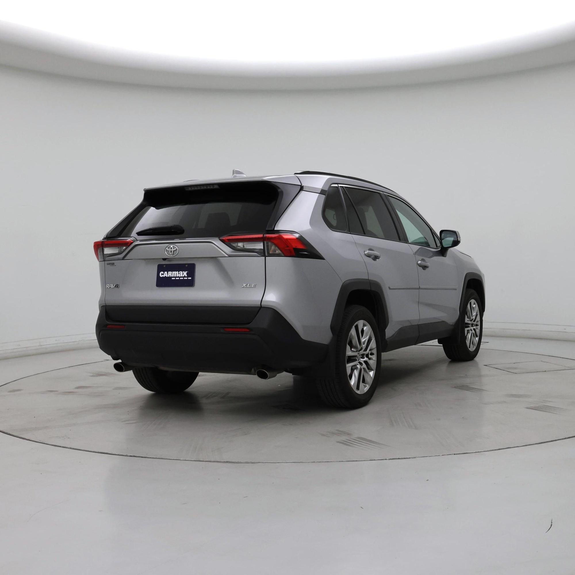 Thumbnail: 2021 Toyota RAV4 - 8