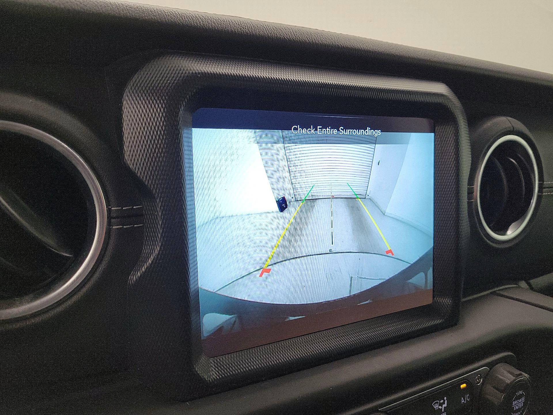 Thumbnail: 2022 Jeep Wrangler - 15