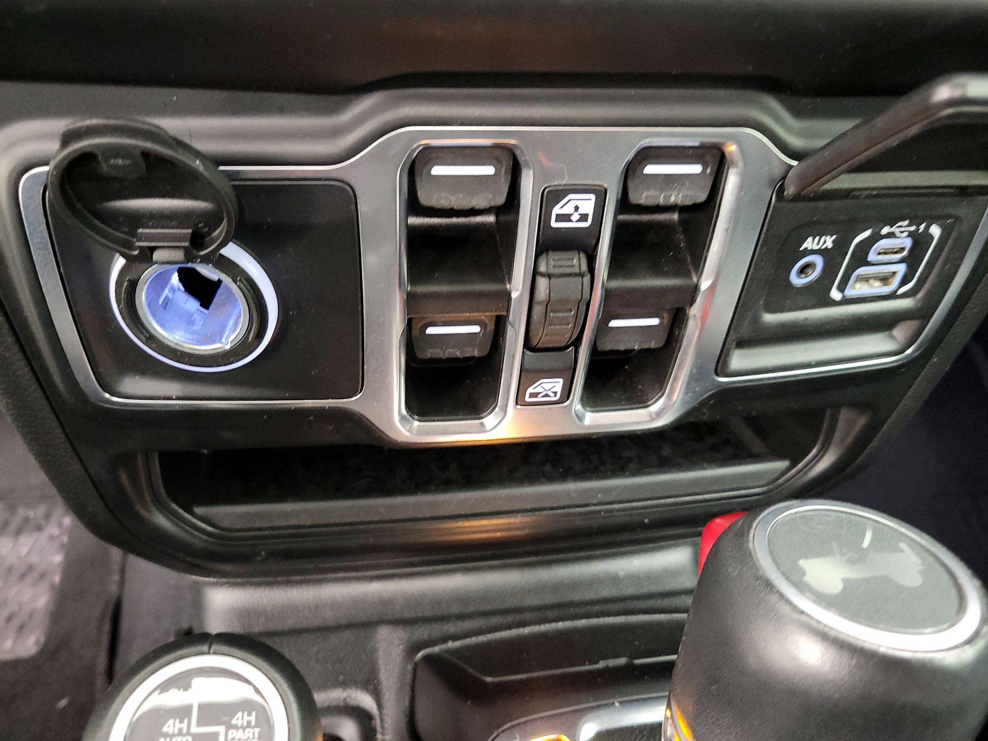 Thumbnail: 2022 Jeep Wrangler - 19