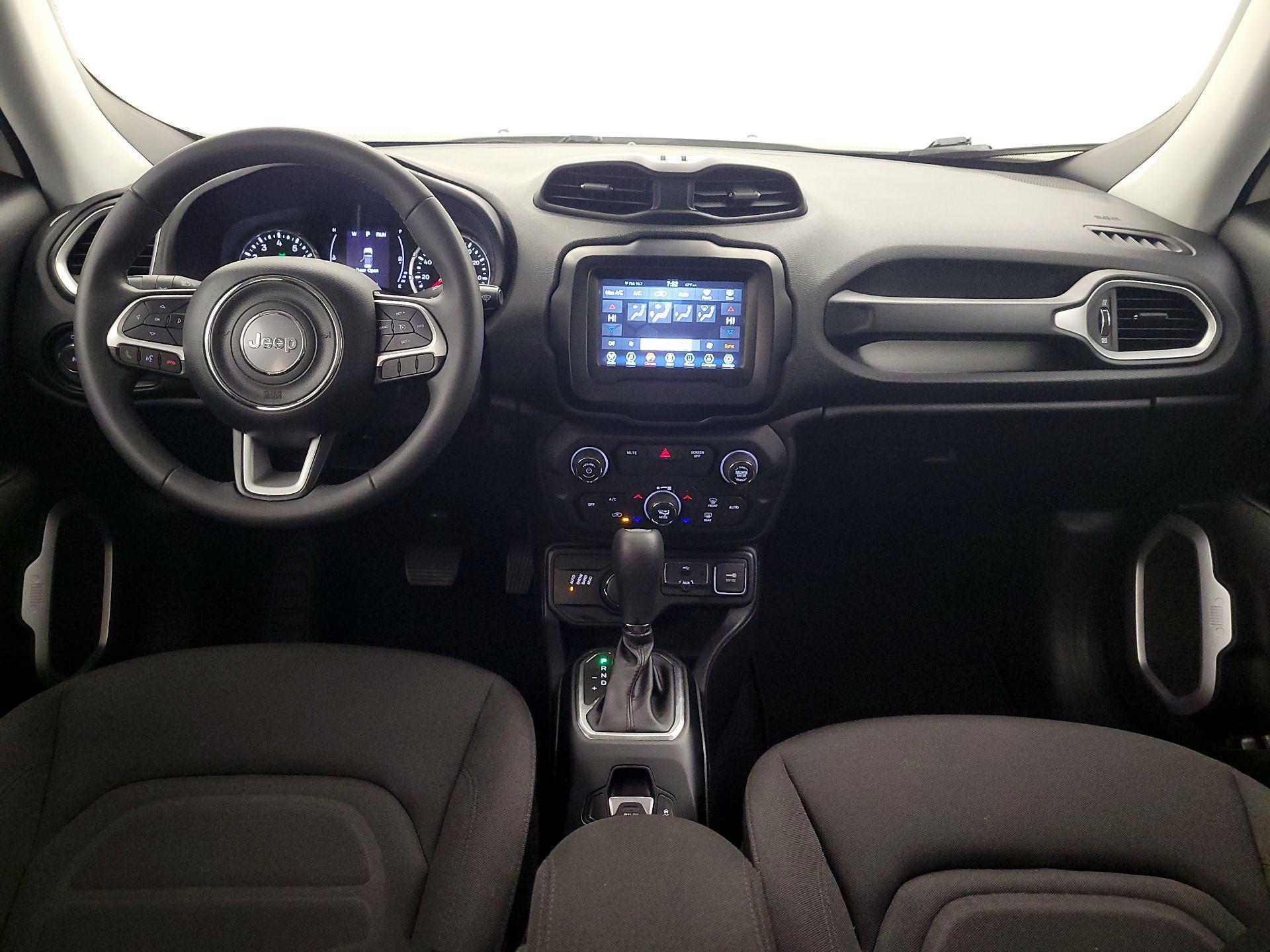 Thumbnail: 2018 Jeep Renegade - 9