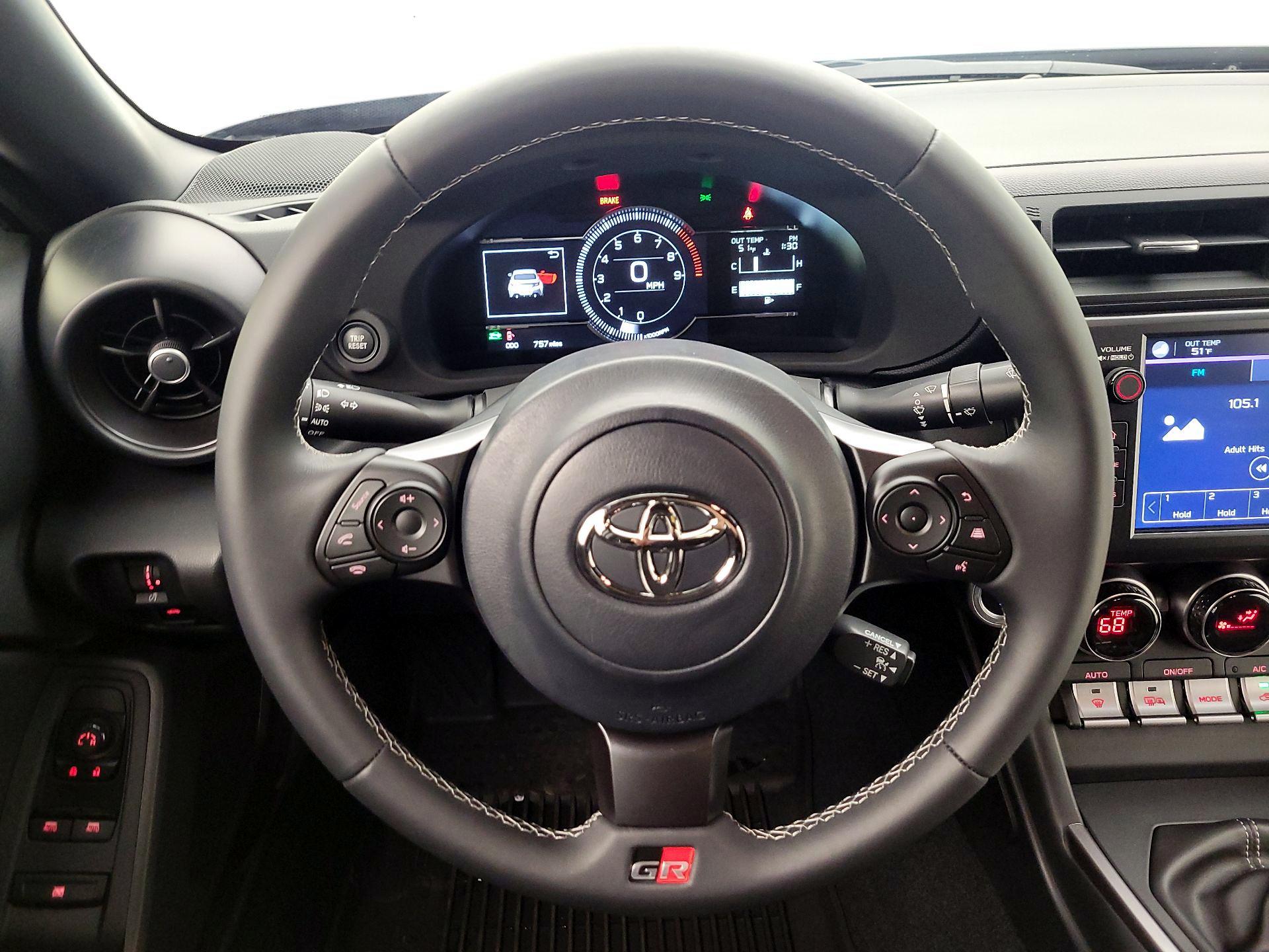 Thumbnail: 2025 Toyota GR86 - 10