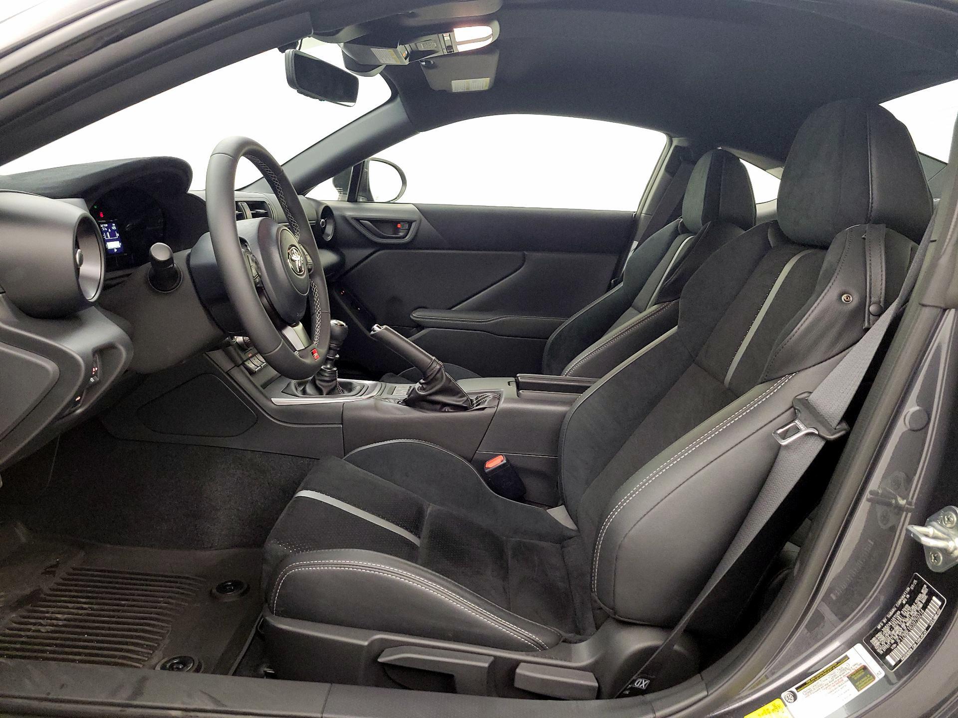 Thumbnail: 2025 Toyota GR86 - 11