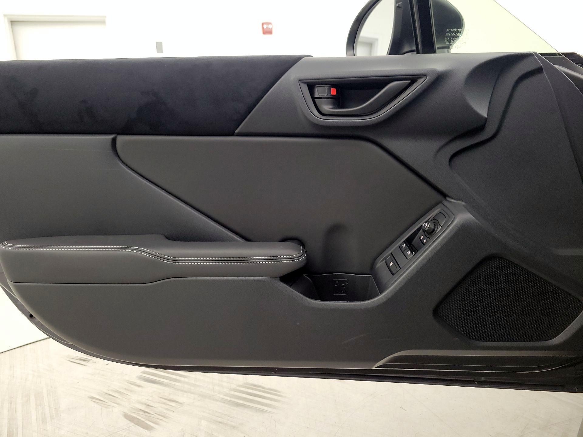 Thumbnail: 2025 Toyota GR86 - 12