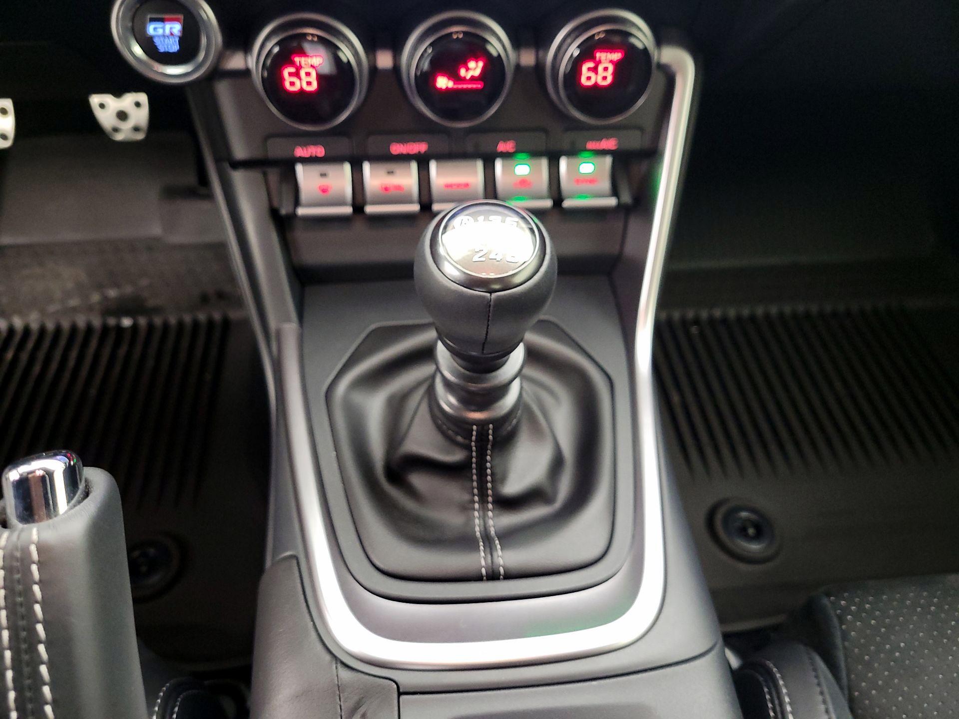 Thumbnail: 2025 Toyota GR86 - 16