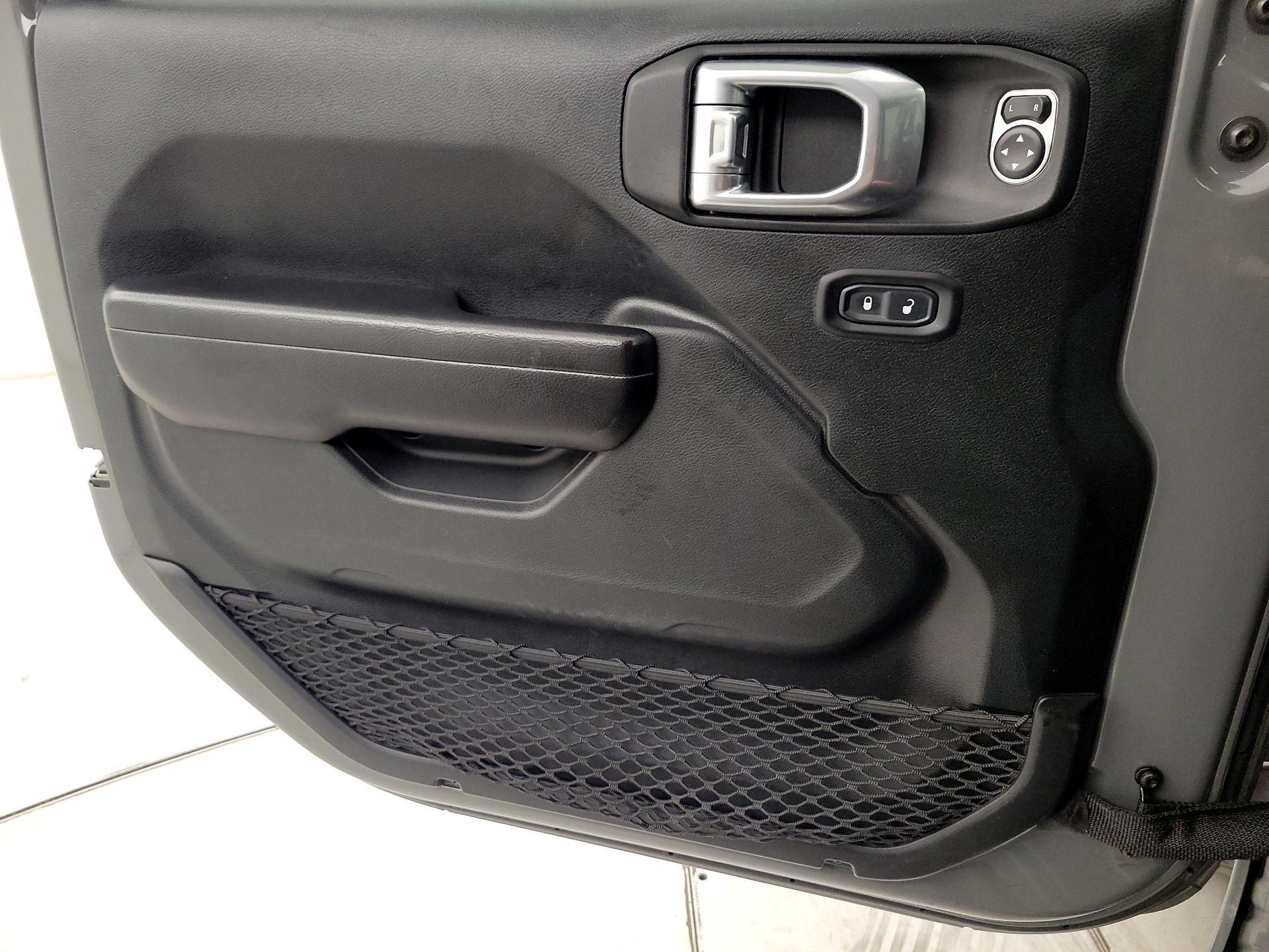 Thumbnail: 2021 Jeep Gladiator - 12