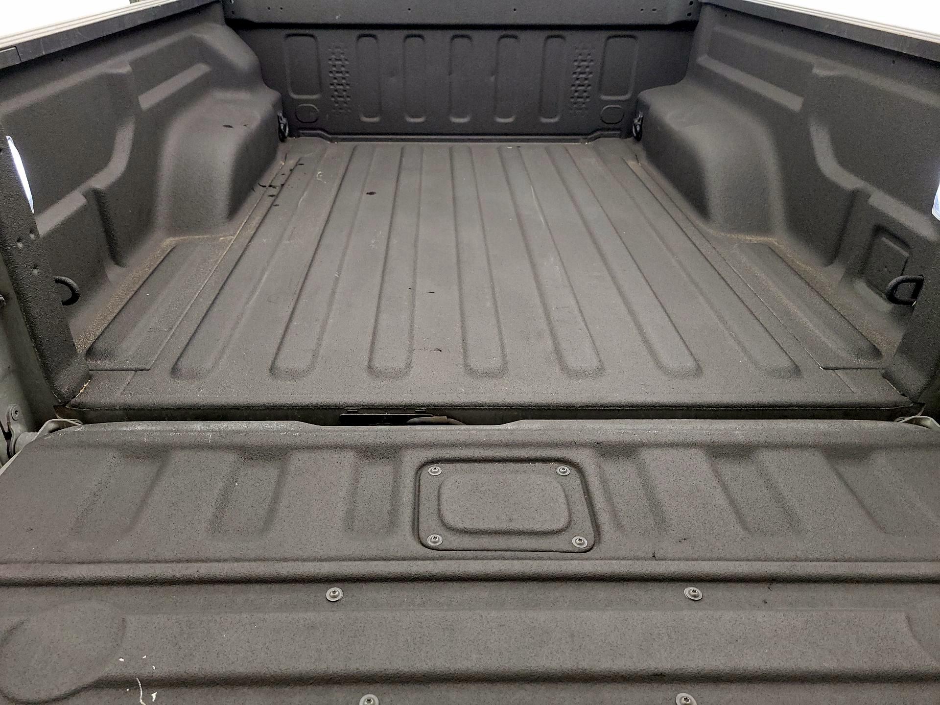 Thumbnail: 2021 Jeep Gladiator - 16