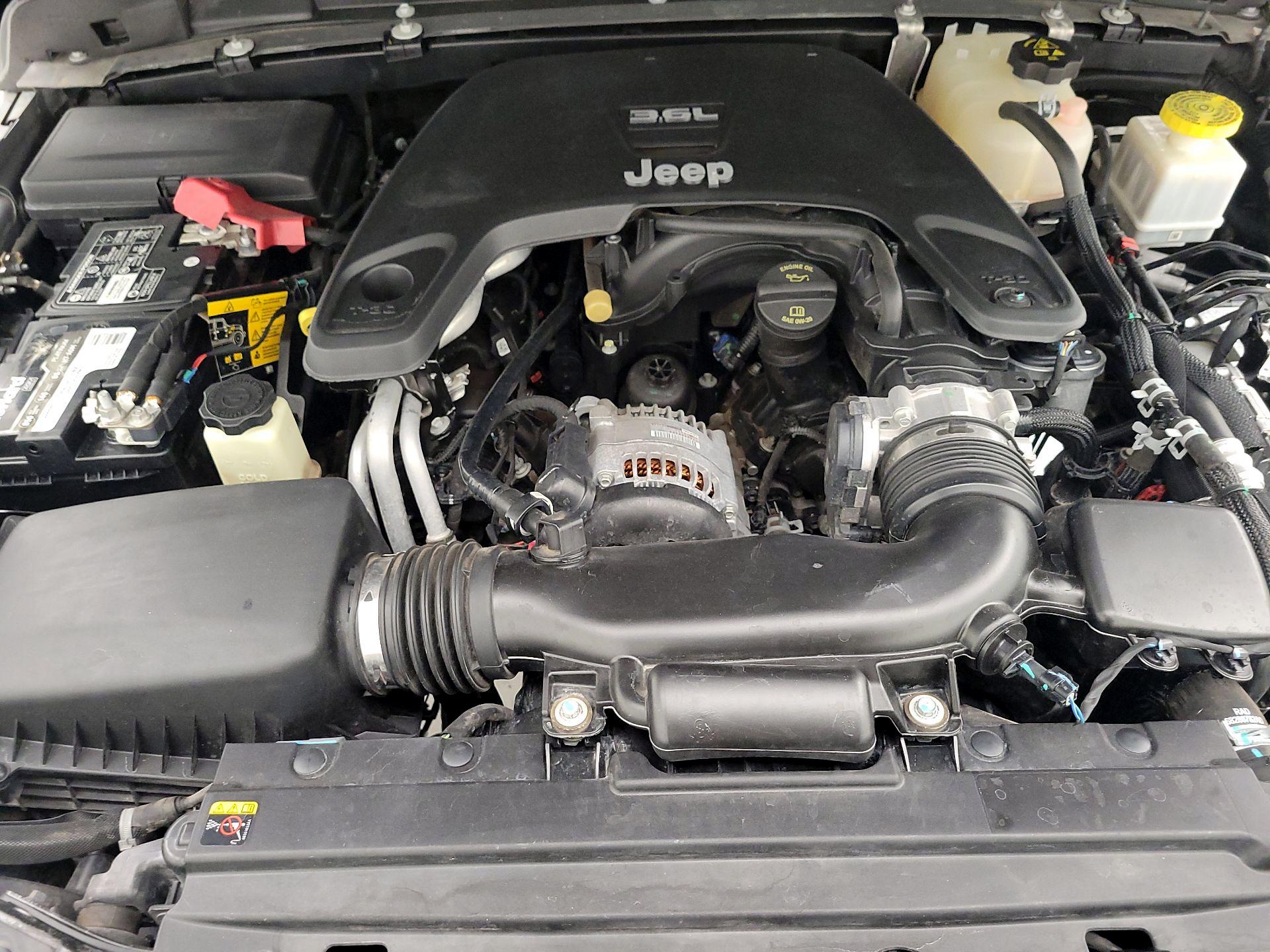 Thumbnail: 2021 Jeep Gladiator - 17