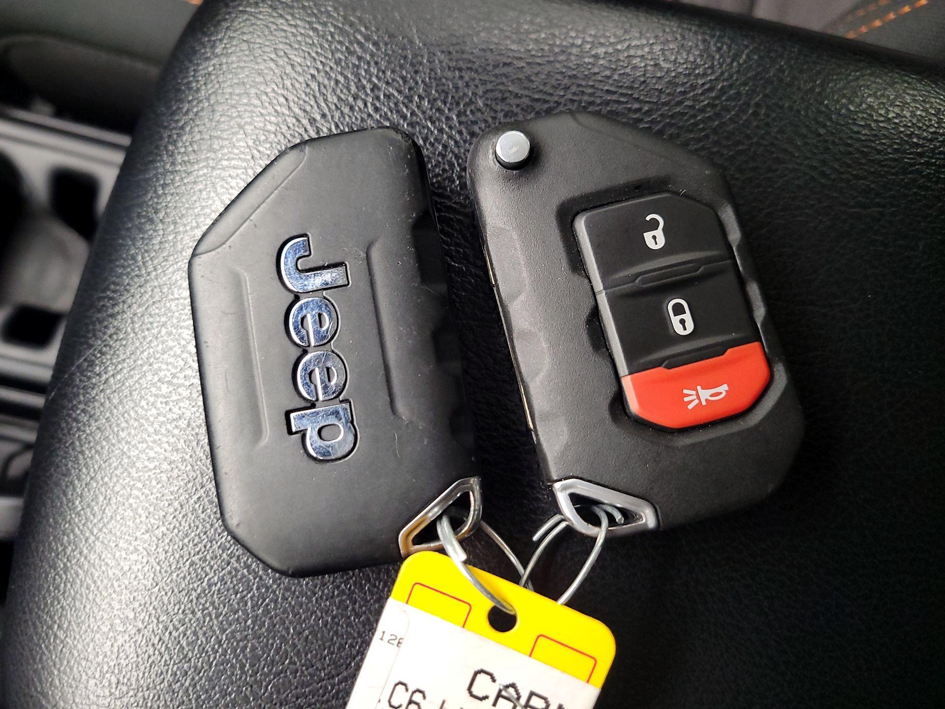 Thumbnail: 2021 Jeep Gladiator - 18