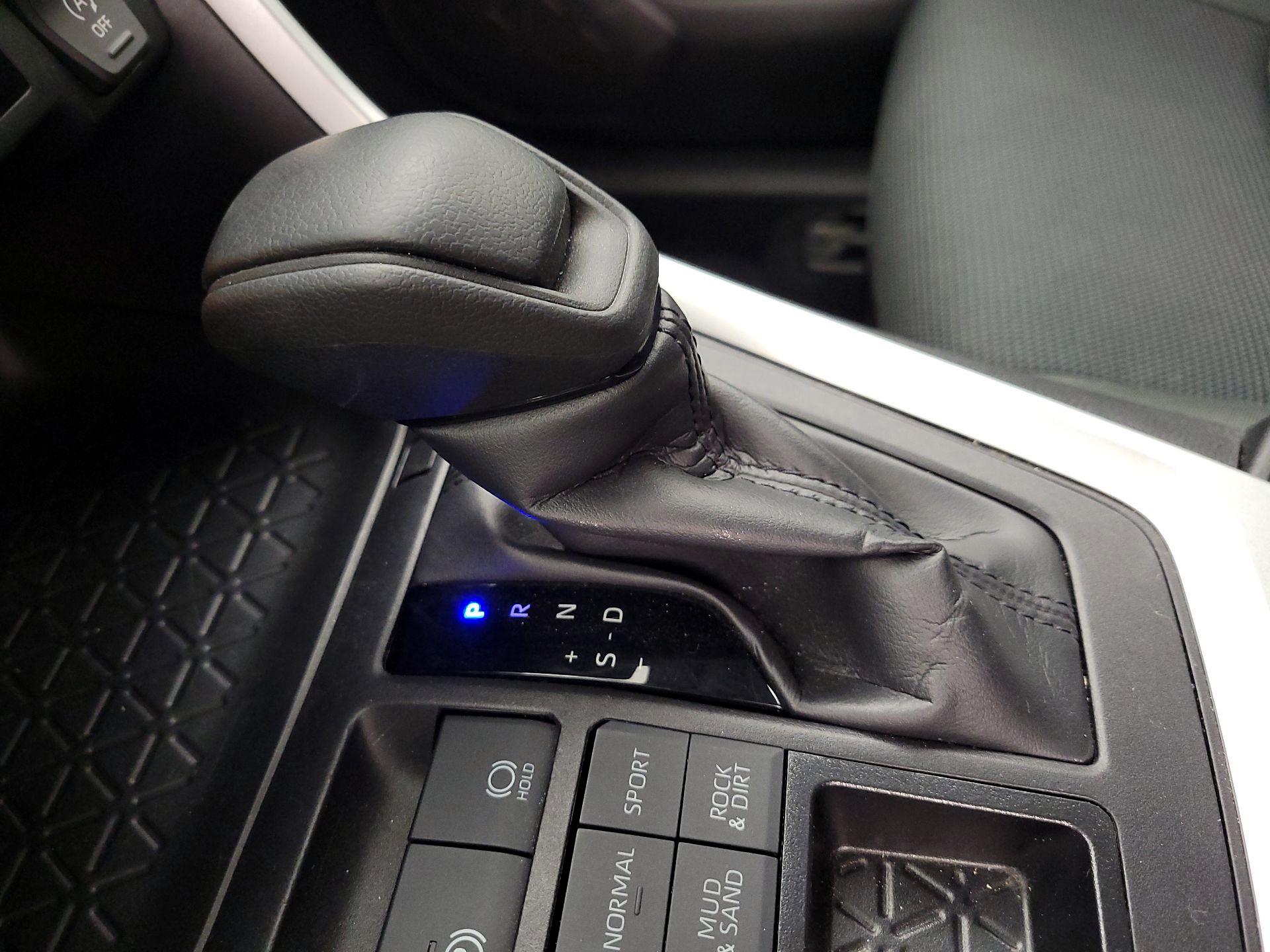 Thumbnail: 2024 Toyota RAV4 - 17