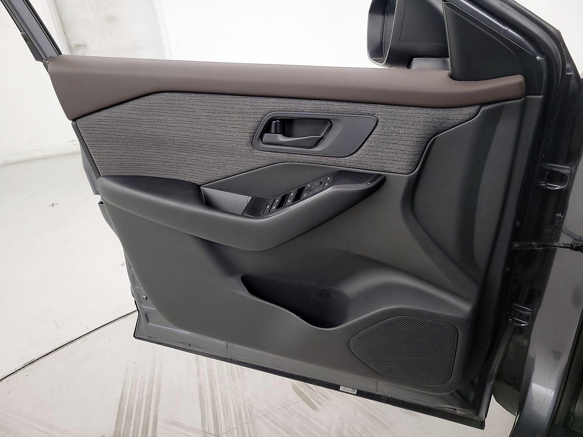 Thumbnail: 2023 Nissan Rogue - 12