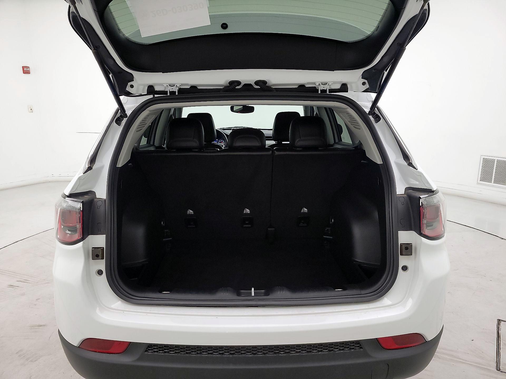 Thumbnail: 2022 Jeep Compass - 20