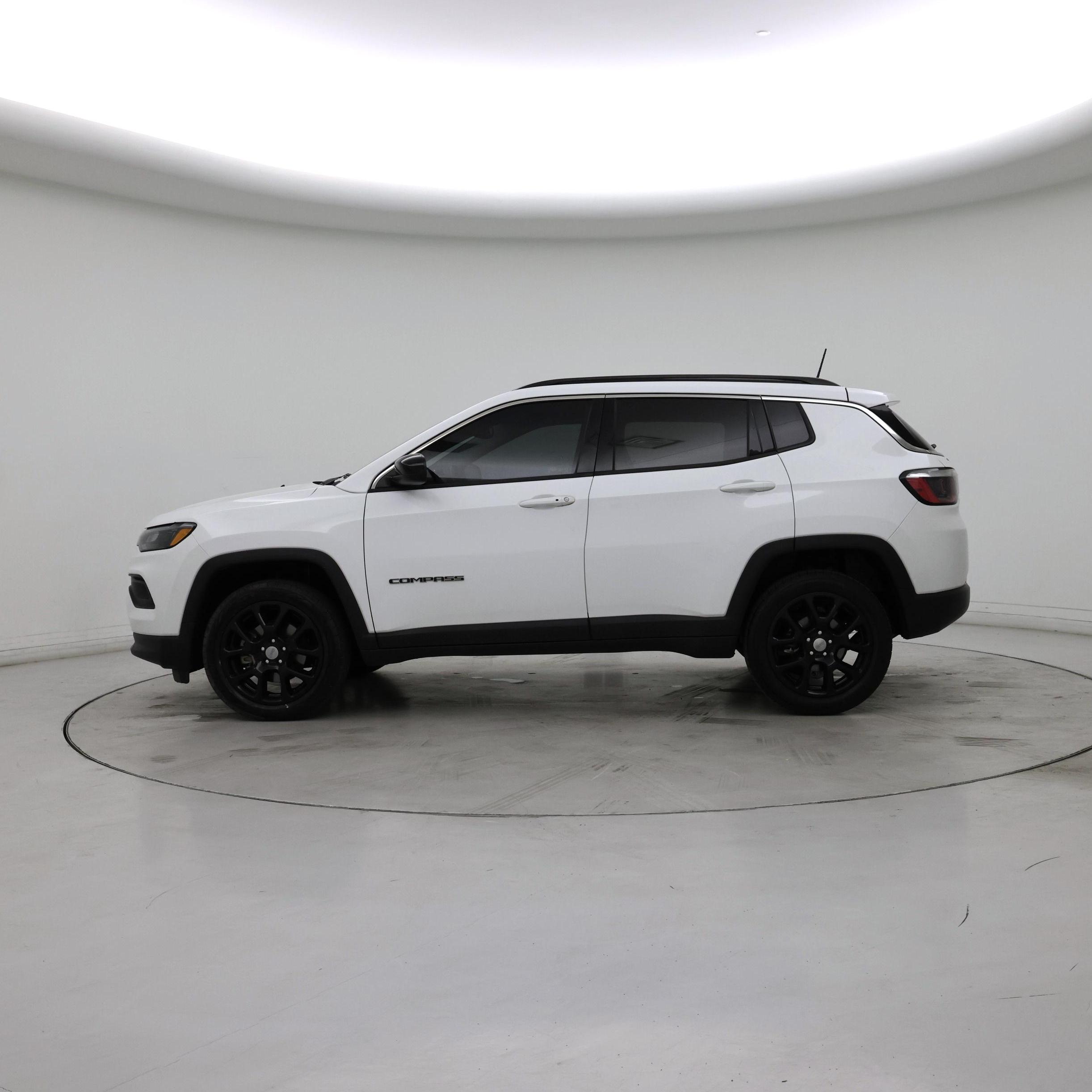 Thumbnail: 2022 Jeep Compass - 3
