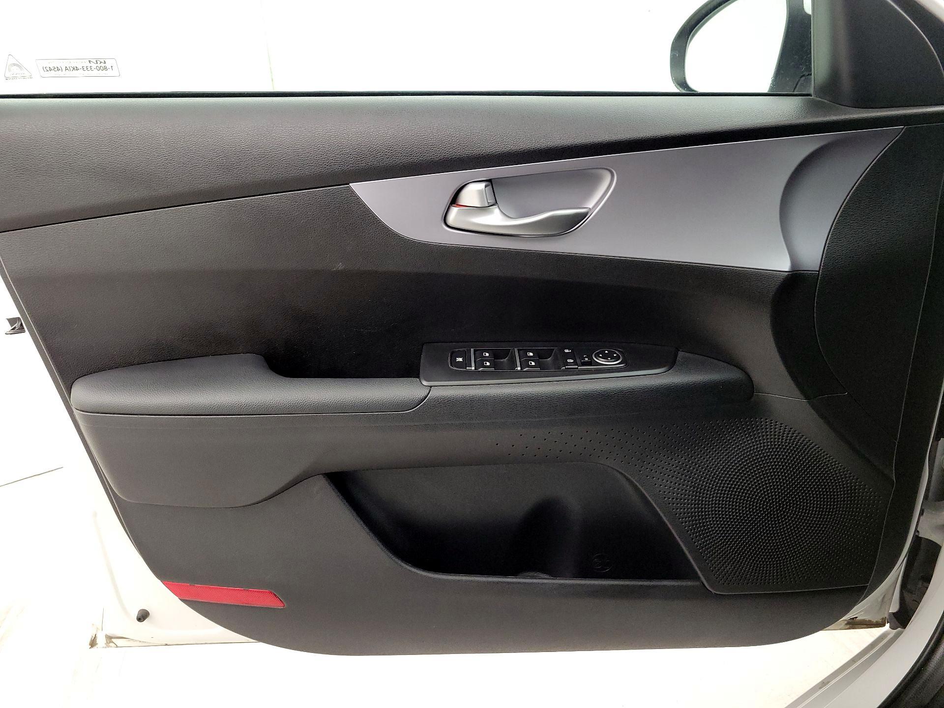 Thumbnail: 2024 Kia Forte - 12