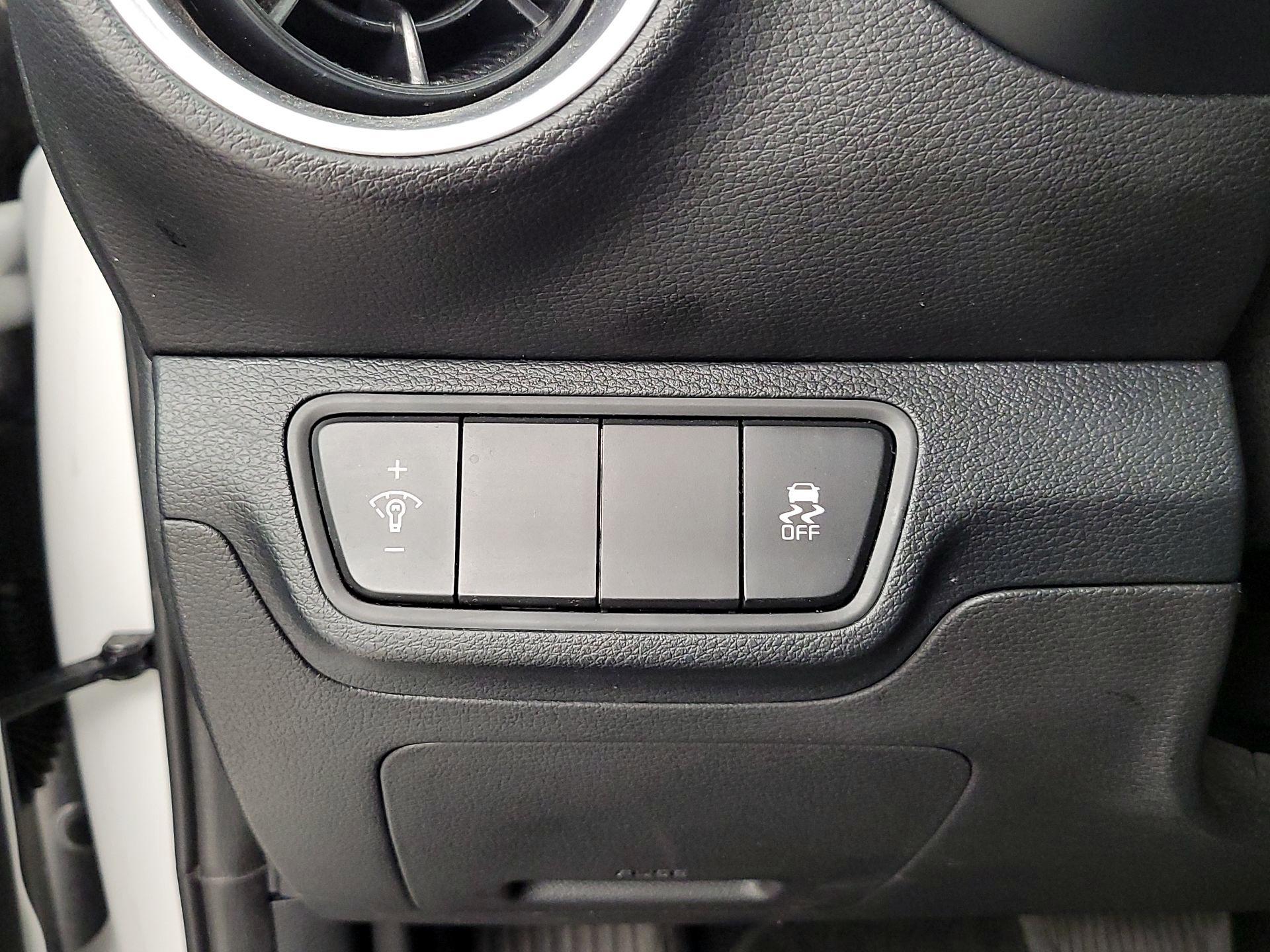 Thumbnail: 2024 Kia Forte - 13