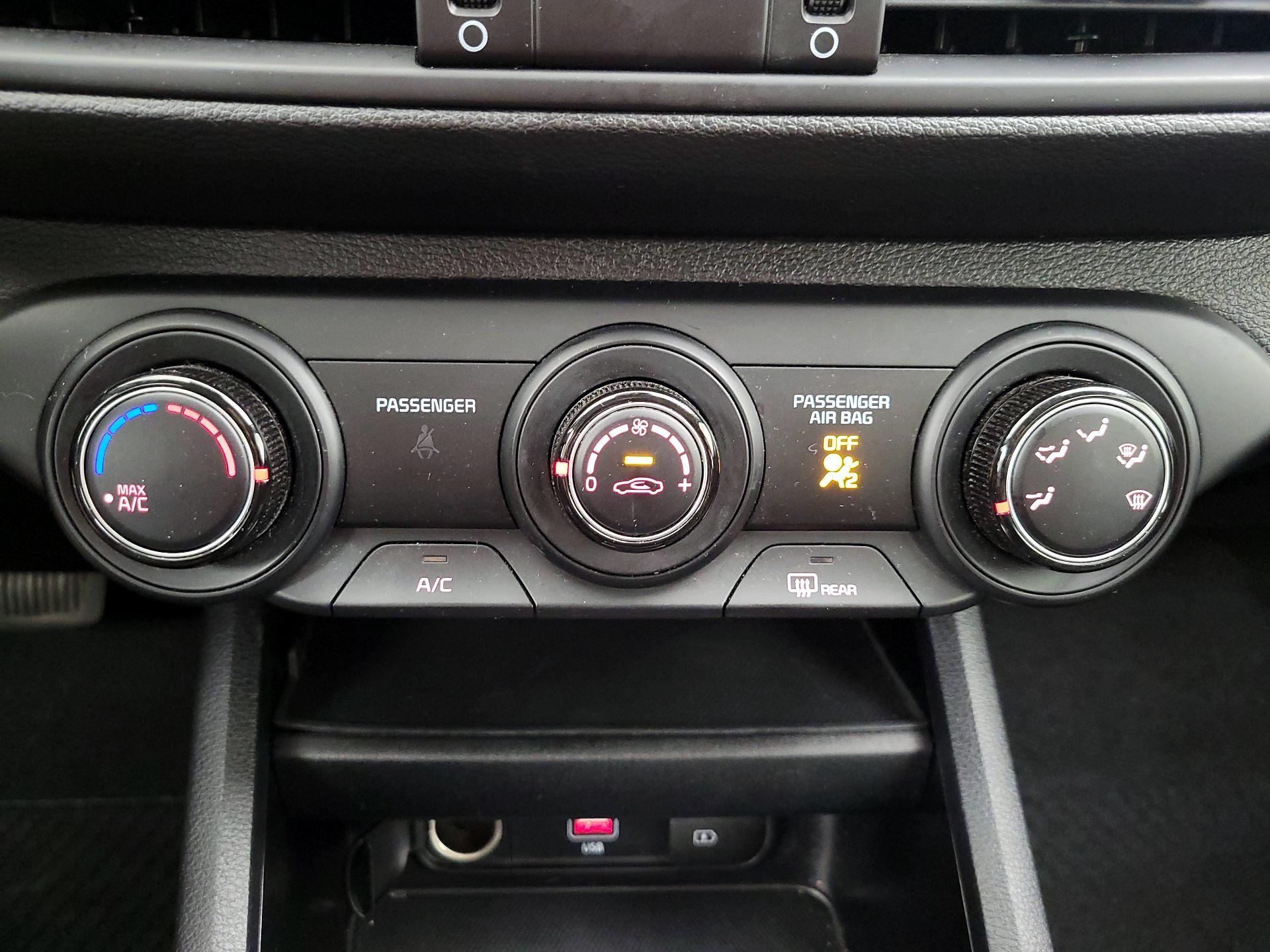 Thumbnail: 2024 Kia Forte - 16