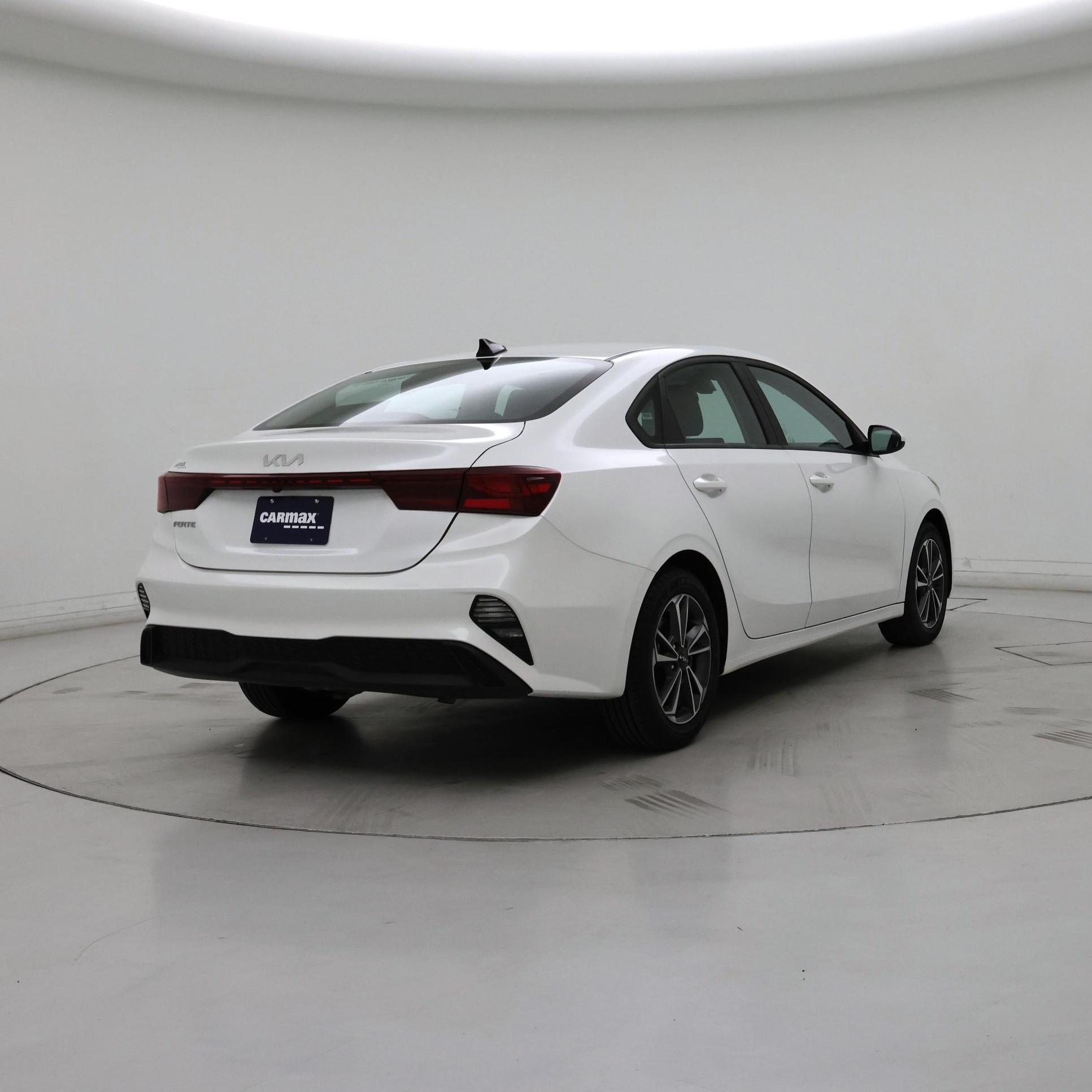 Thumbnail: 2024 Kia Forte - 8