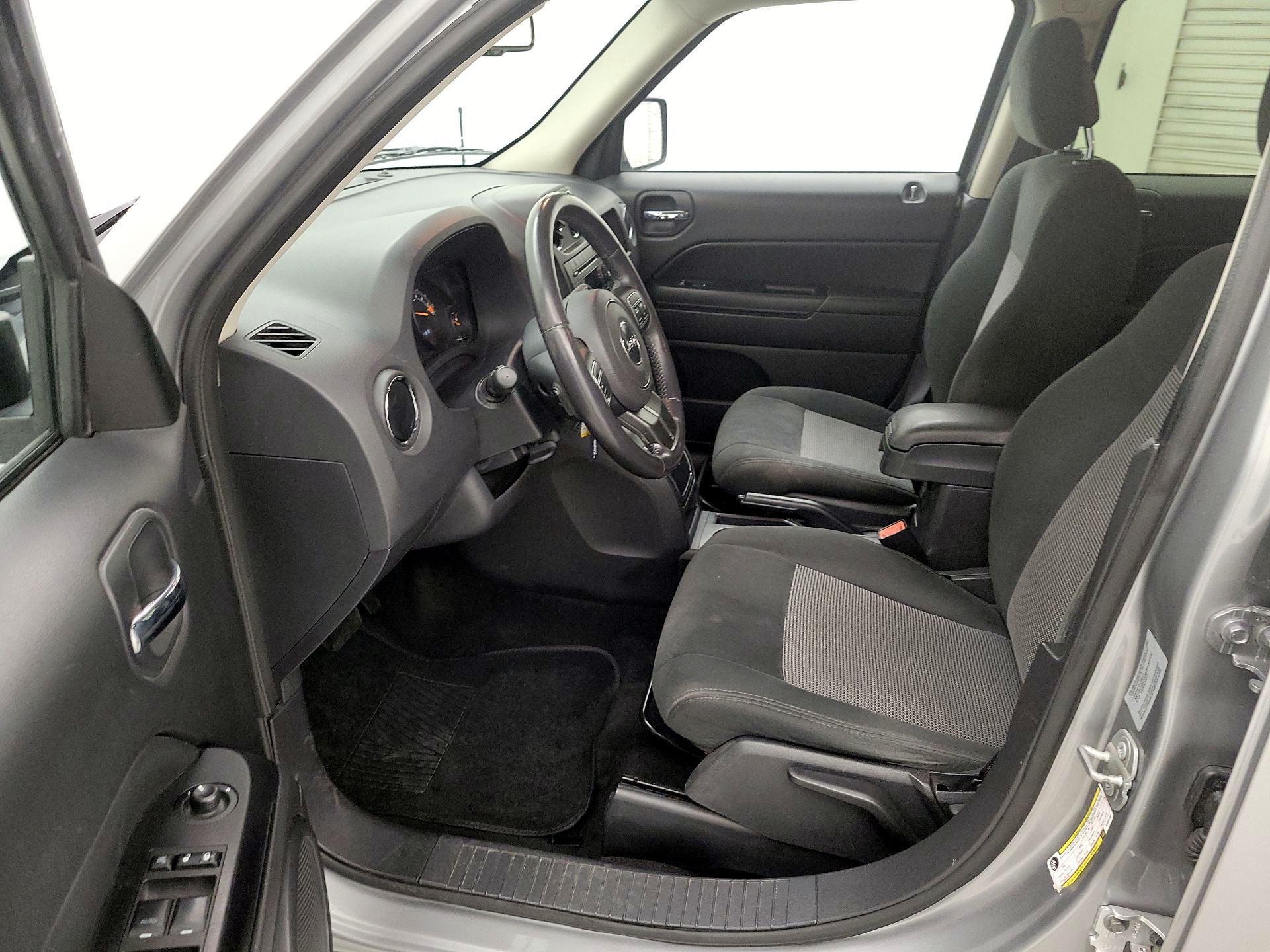 Thumbnail: 2017 Jeep Patriot - 11