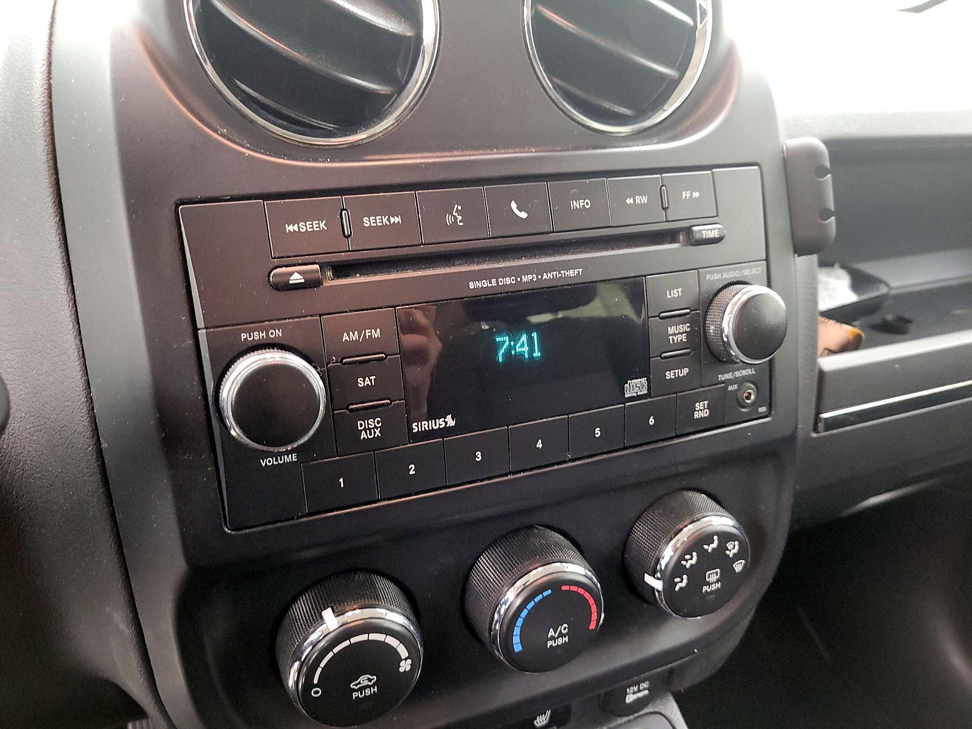 Thumbnail: 2017 Jeep Patriot - 13