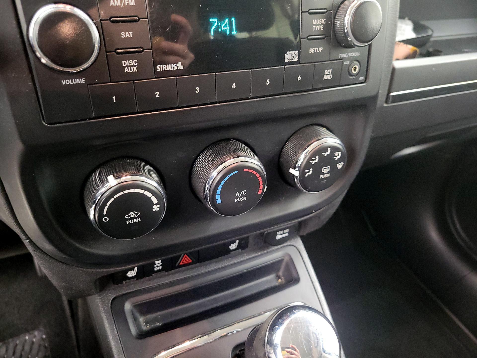 Thumbnail: 2017 Jeep Patriot - 14