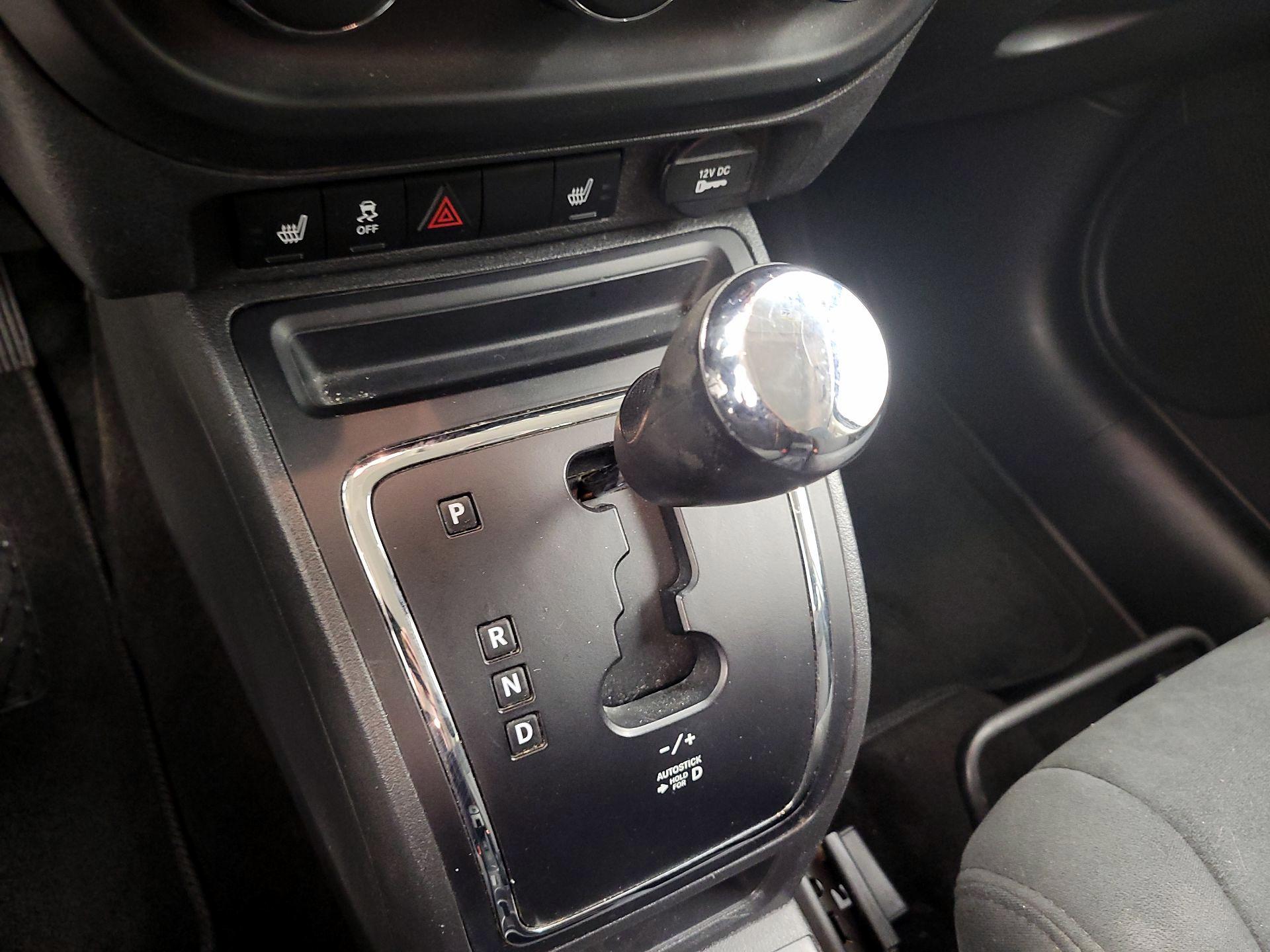 Thumbnail: 2017 Jeep Patriot - 15