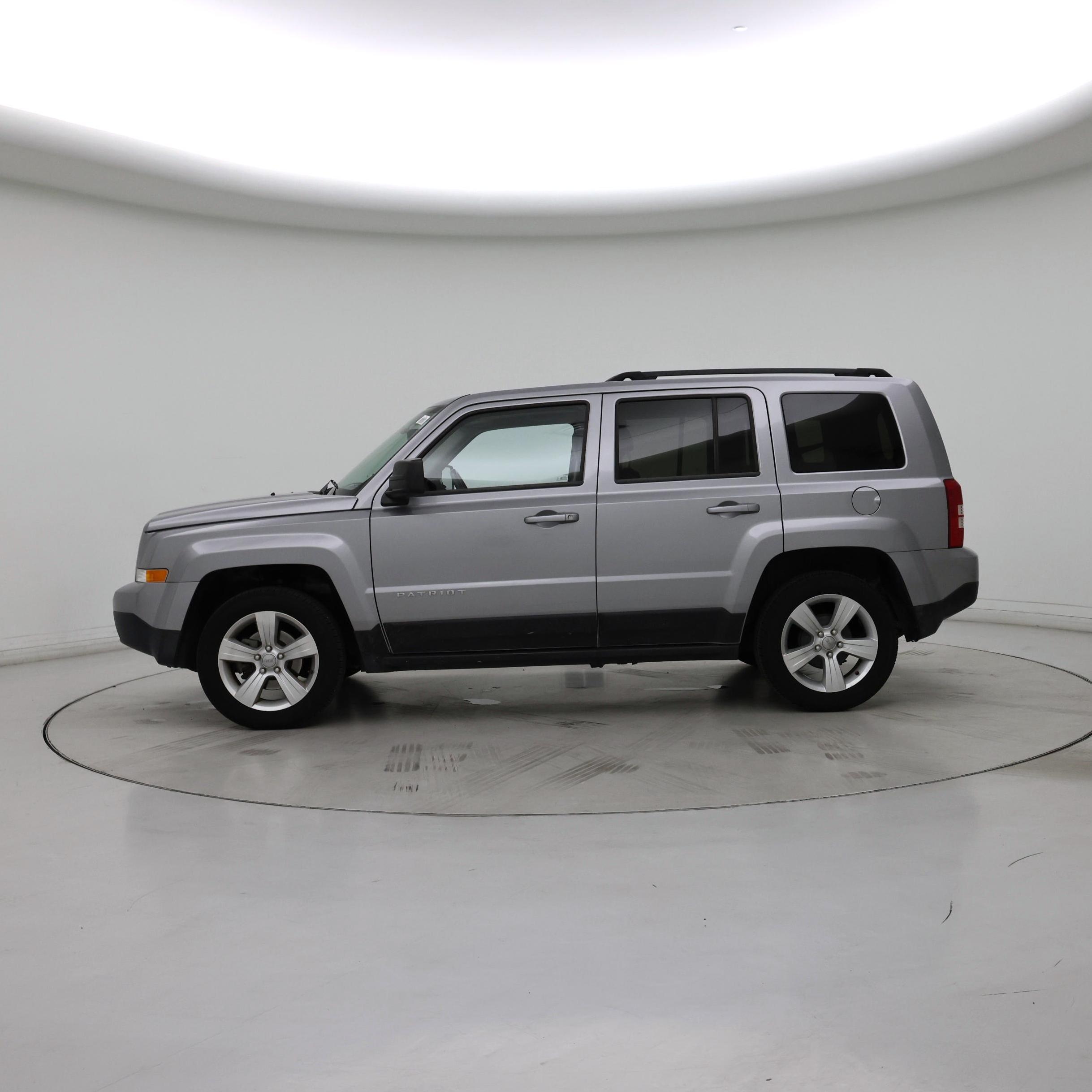 Thumbnail: 2017 Jeep Patriot - 3