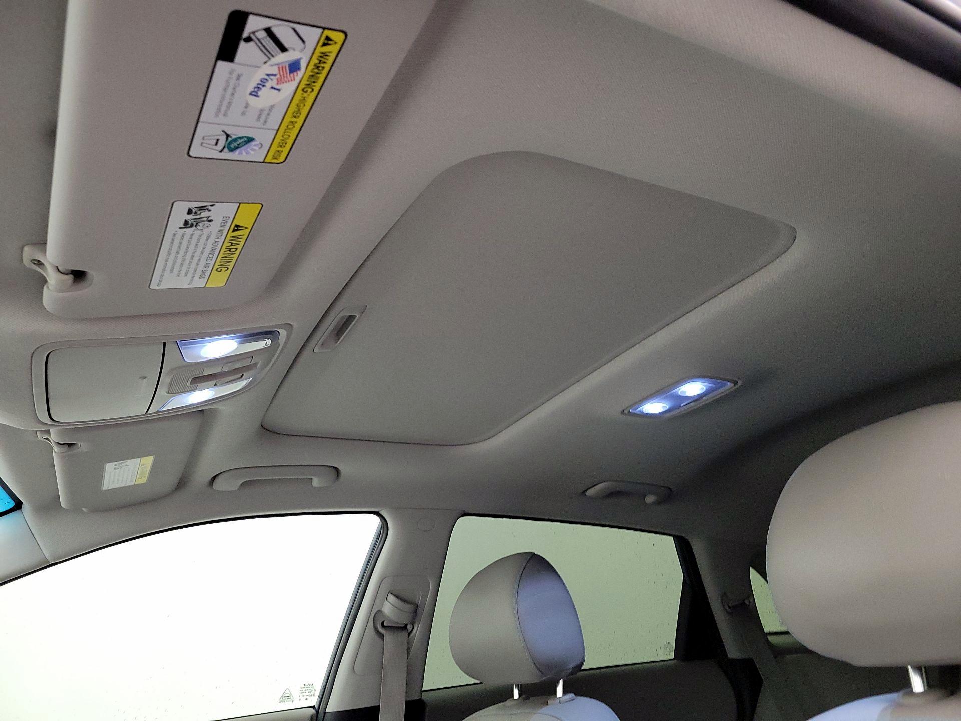 Thumbnail: 2022 Kia Niro - 17