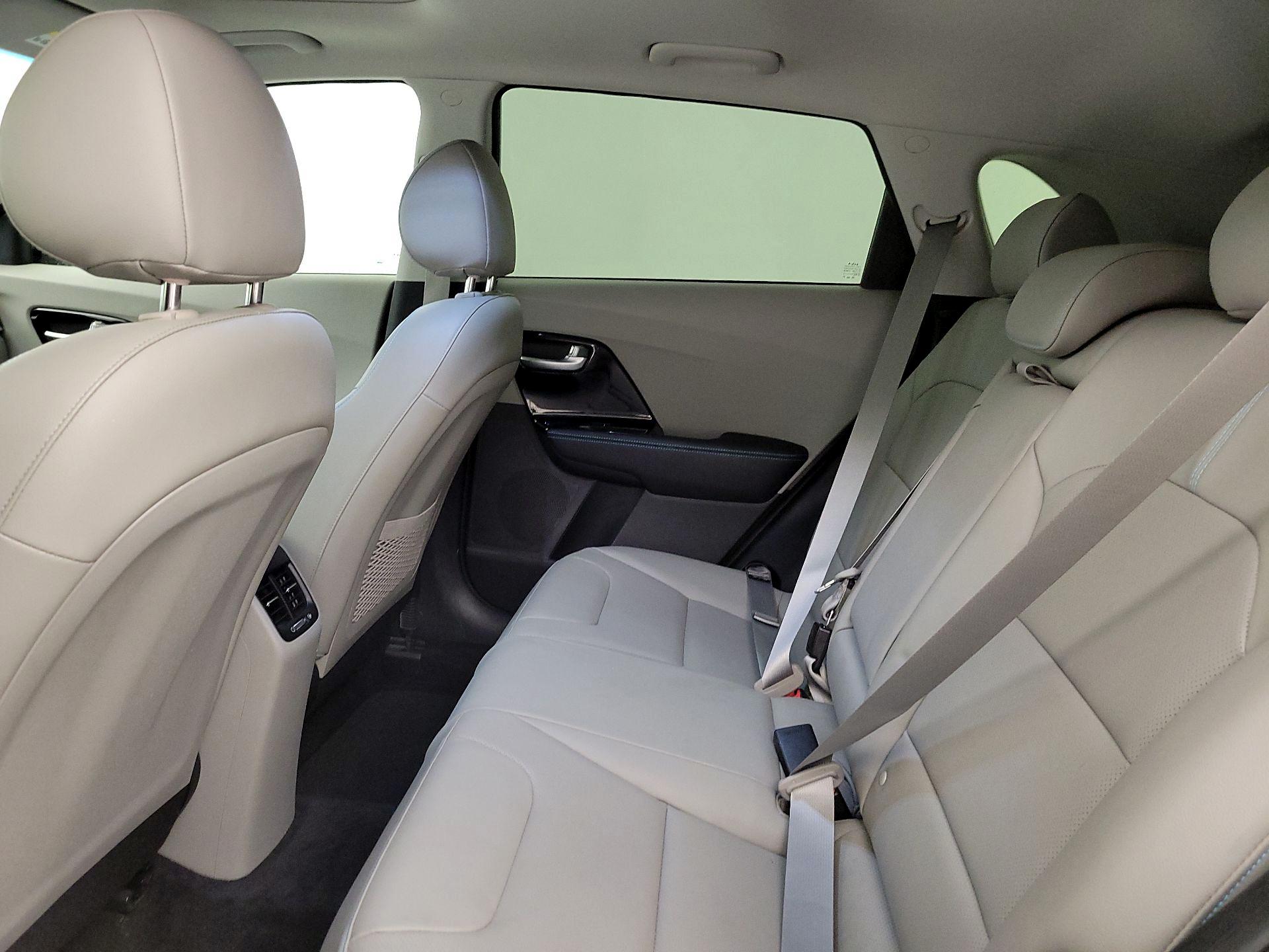 Thumbnail: 2022 Kia Niro - 18