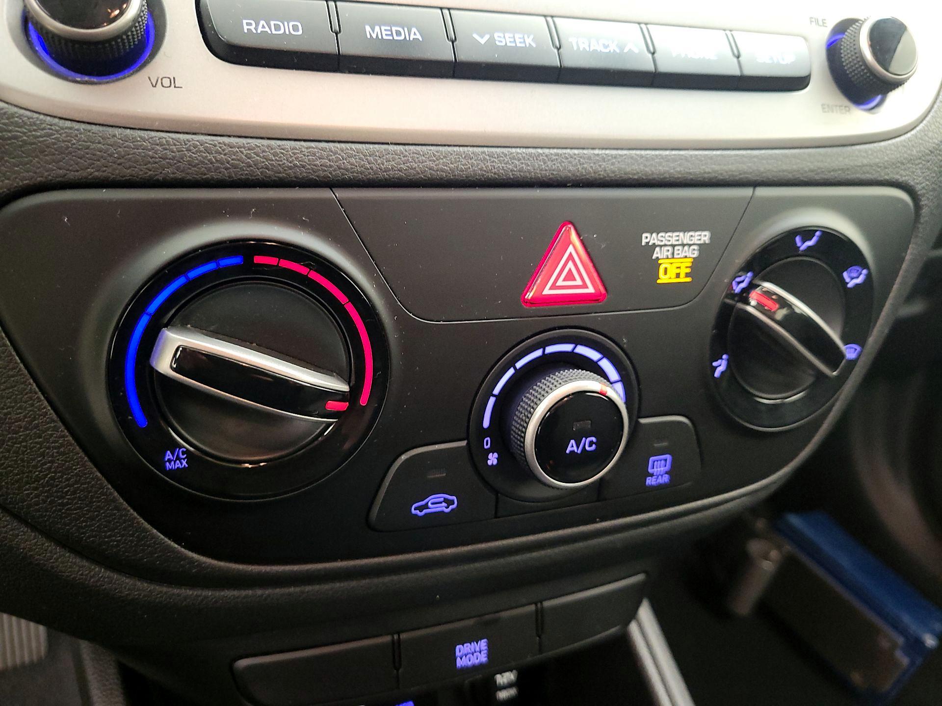 Thumbnail: 2020 Hyundai Accent - 16