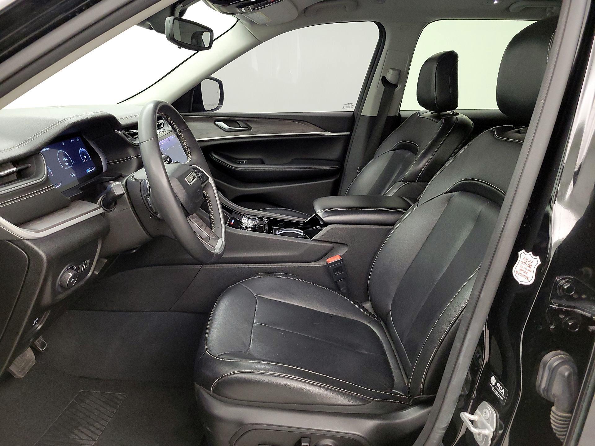 Thumbnail: 2023 Jeep Grand Cherokee - 11