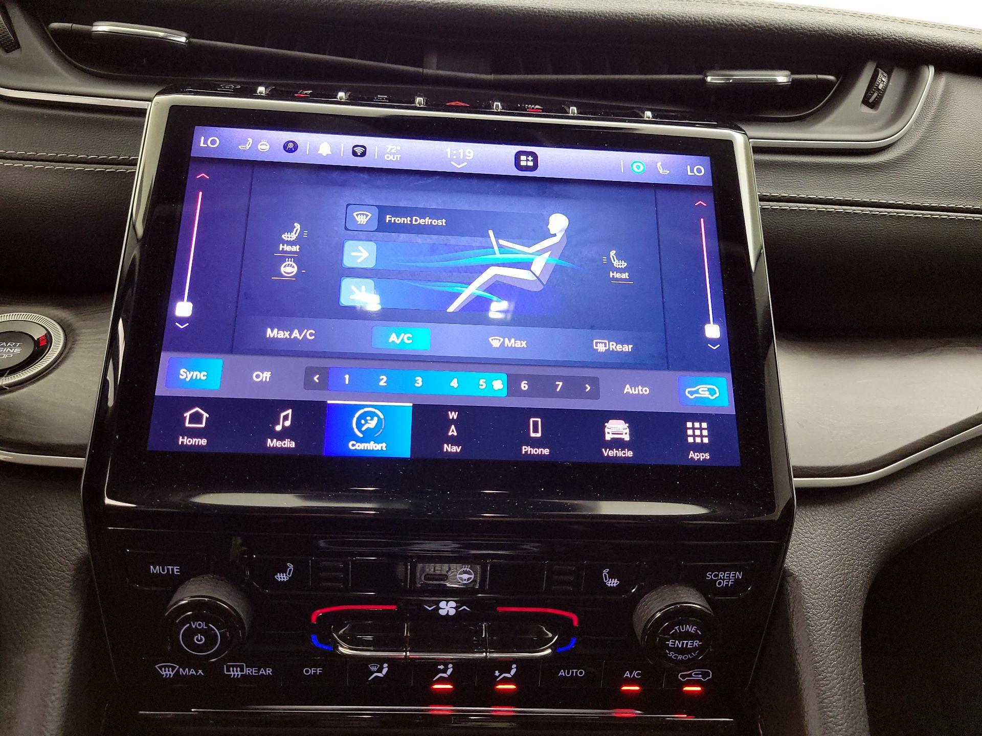 Thumbnail: 2023 Jeep Grand Cherokee - 17