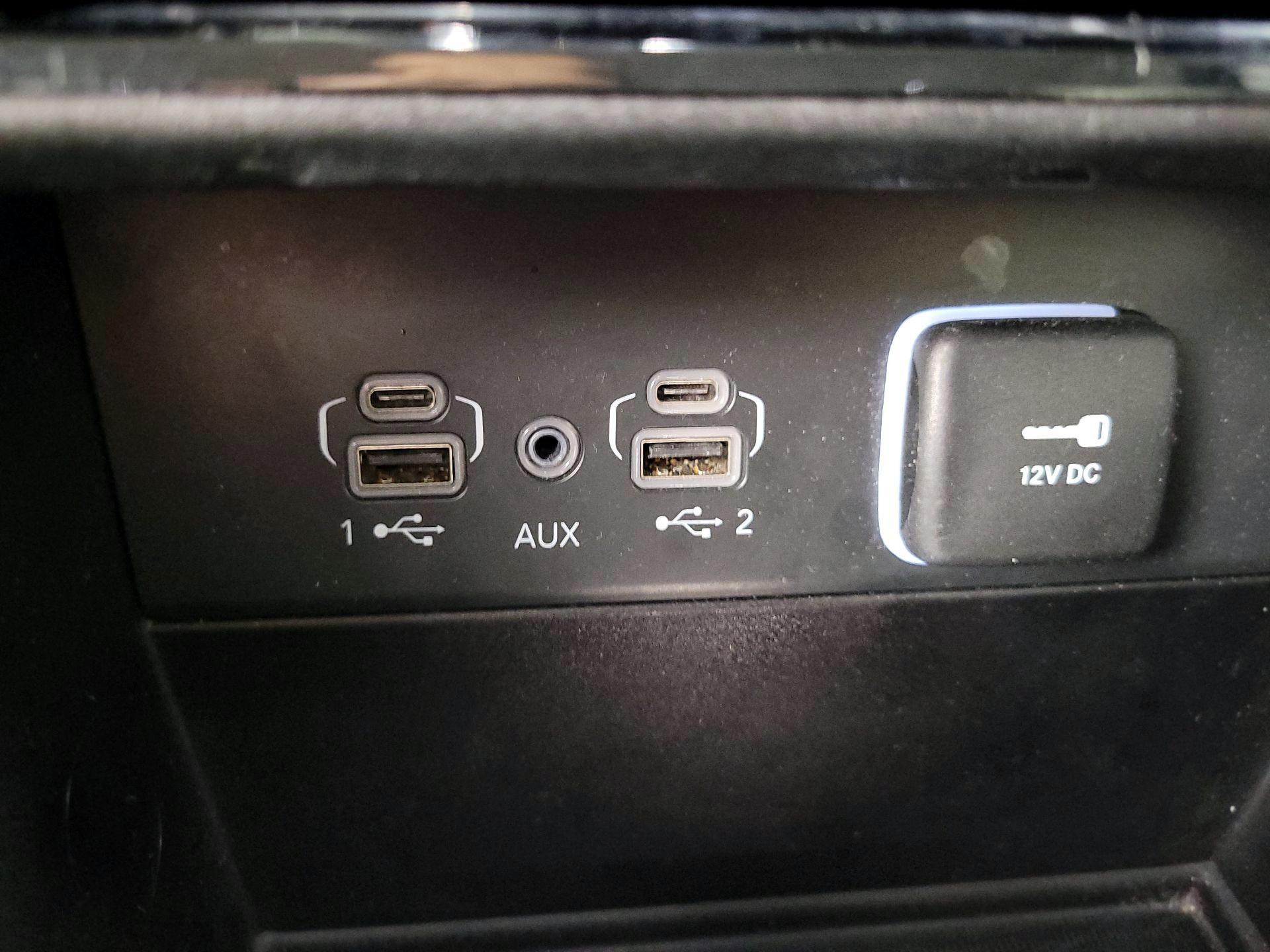 Thumbnail: 2023 Jeep Grand Cherokee - 19