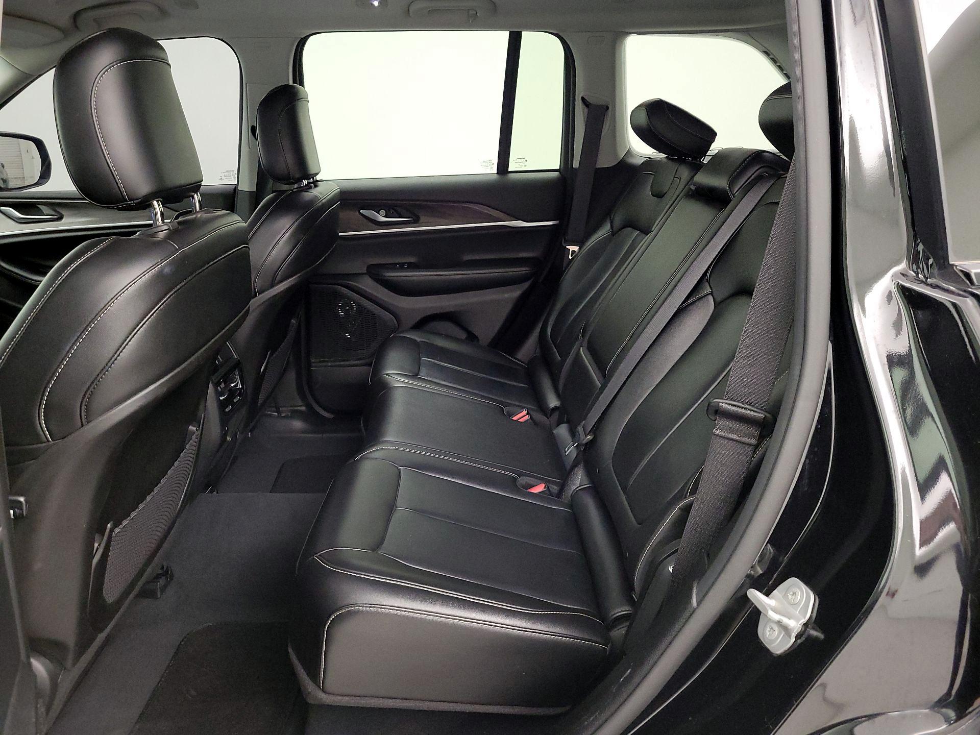 Thumbnail: 2023 Jeep Grand Cherokee - 20