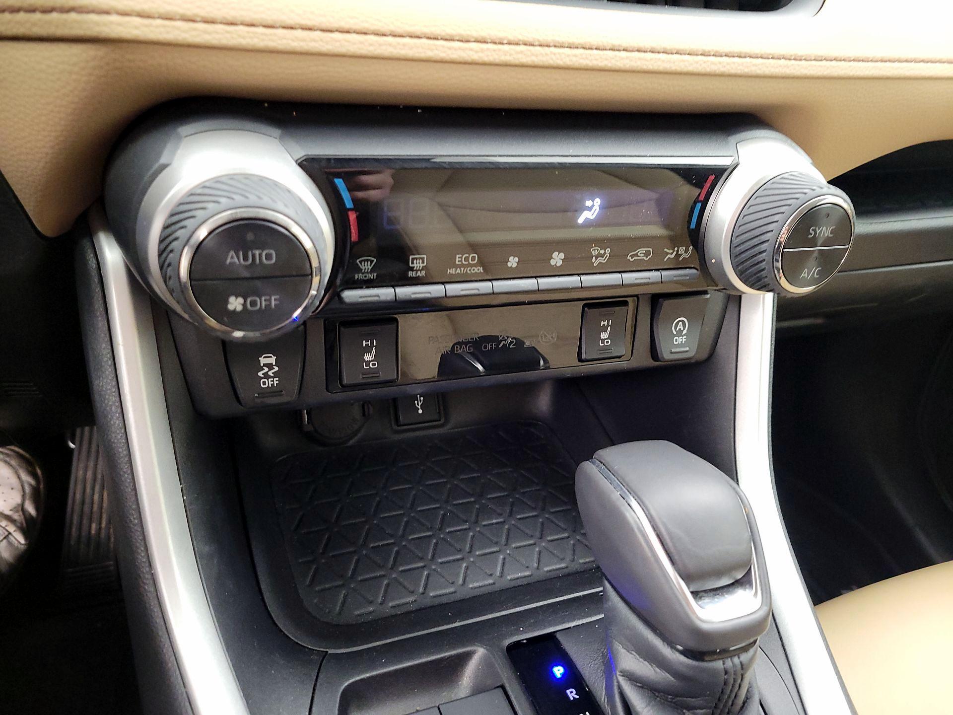 Thumbnail: 2021 Toyota RAV4 - 14