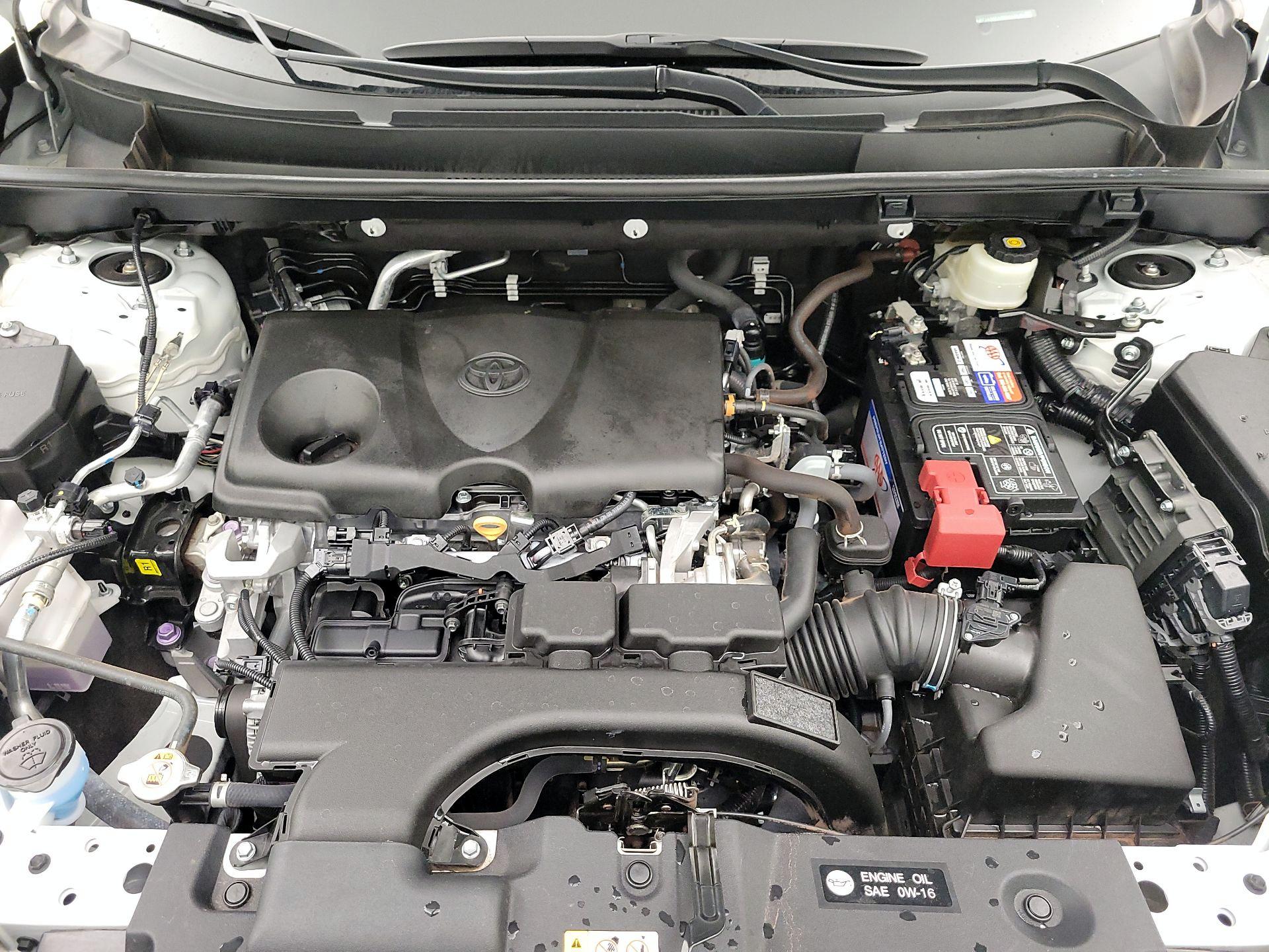 Thumbnail: 2021 Toyota RAV4 - 17