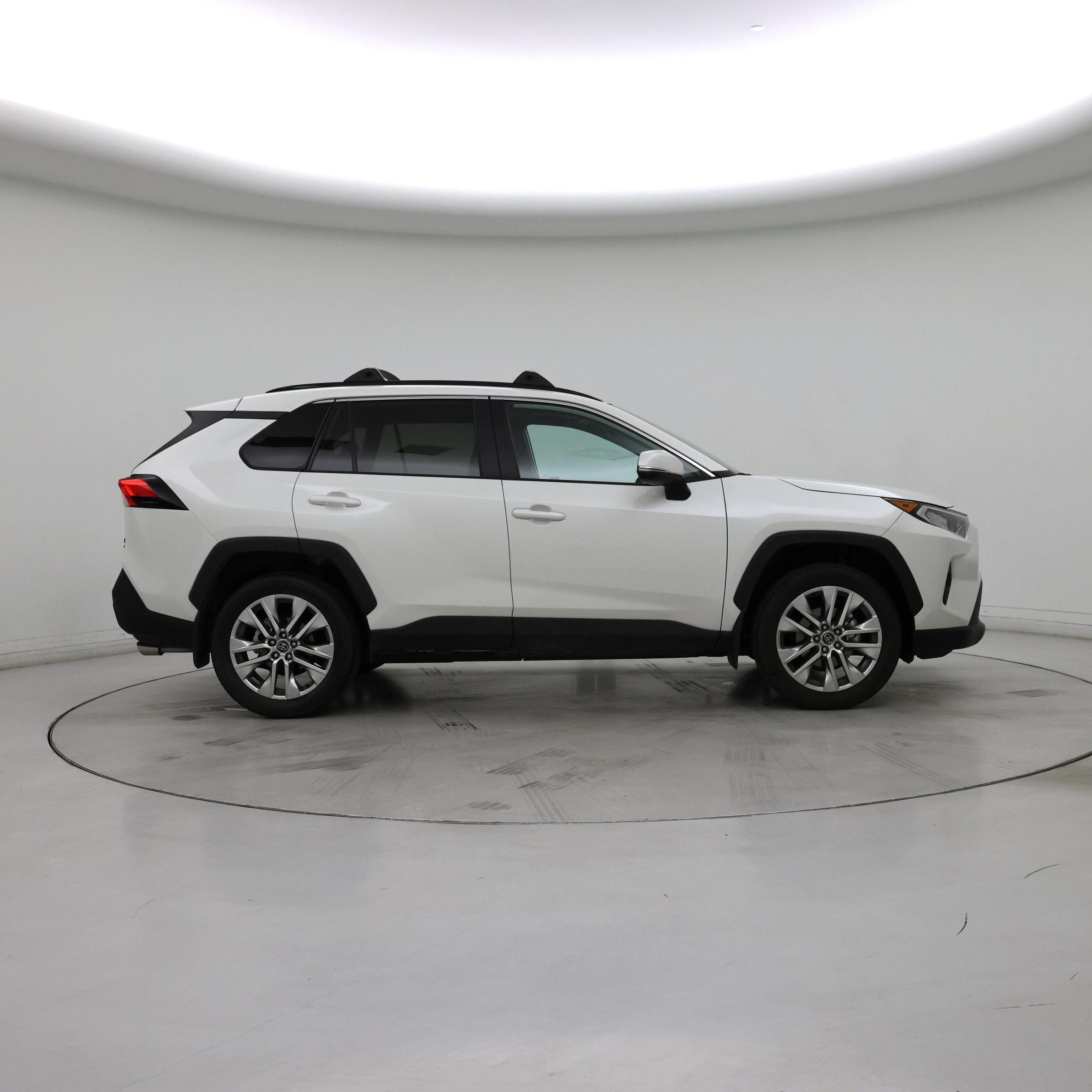 Thumbnail: 2021 Toyota RAV4 - 7